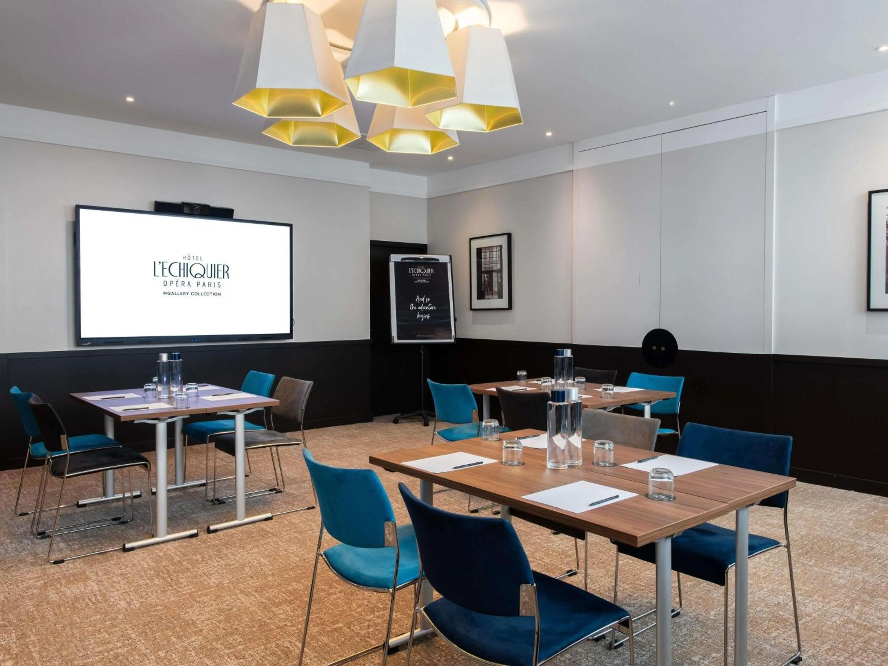 Meeting/conference room in l'Echiquier Opéra Hotel Paris - MGallery Collection