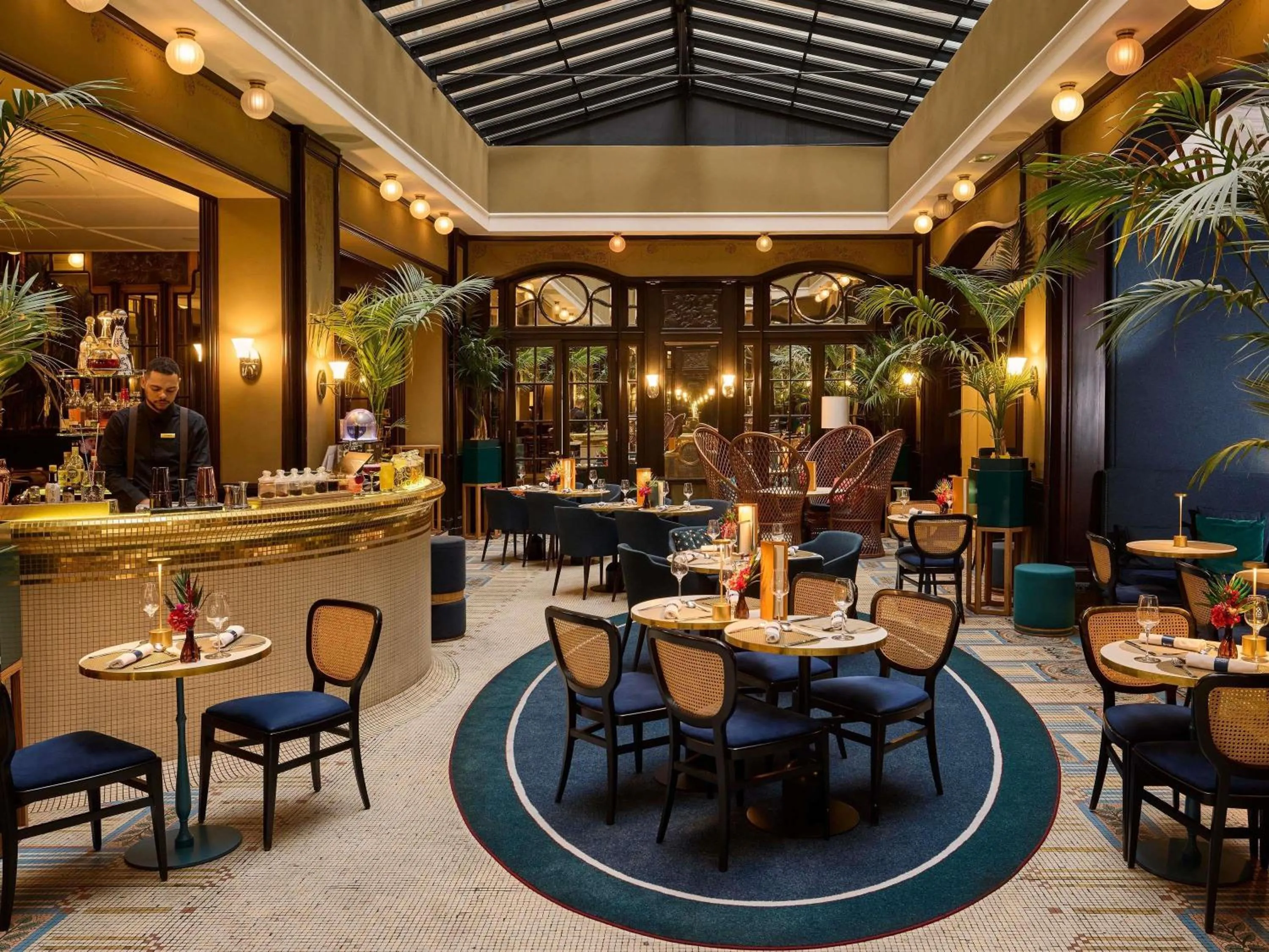 Lounge or bar in l'Echiquier Opéra Hotel Paris - MGallery Collection