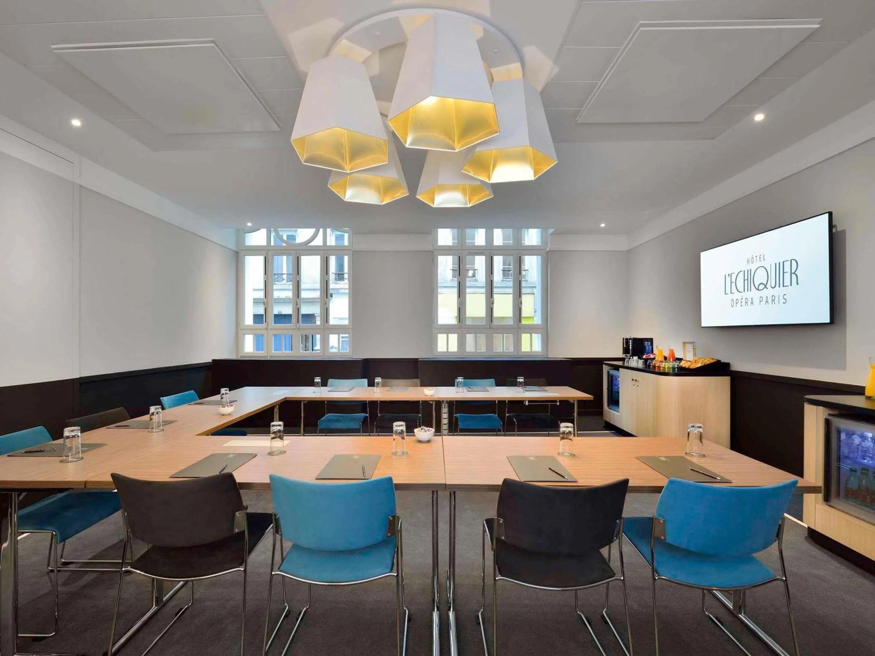 Meeting/conference room in l'Echiquier Opéra Hotel Paris - MGallery Collection
