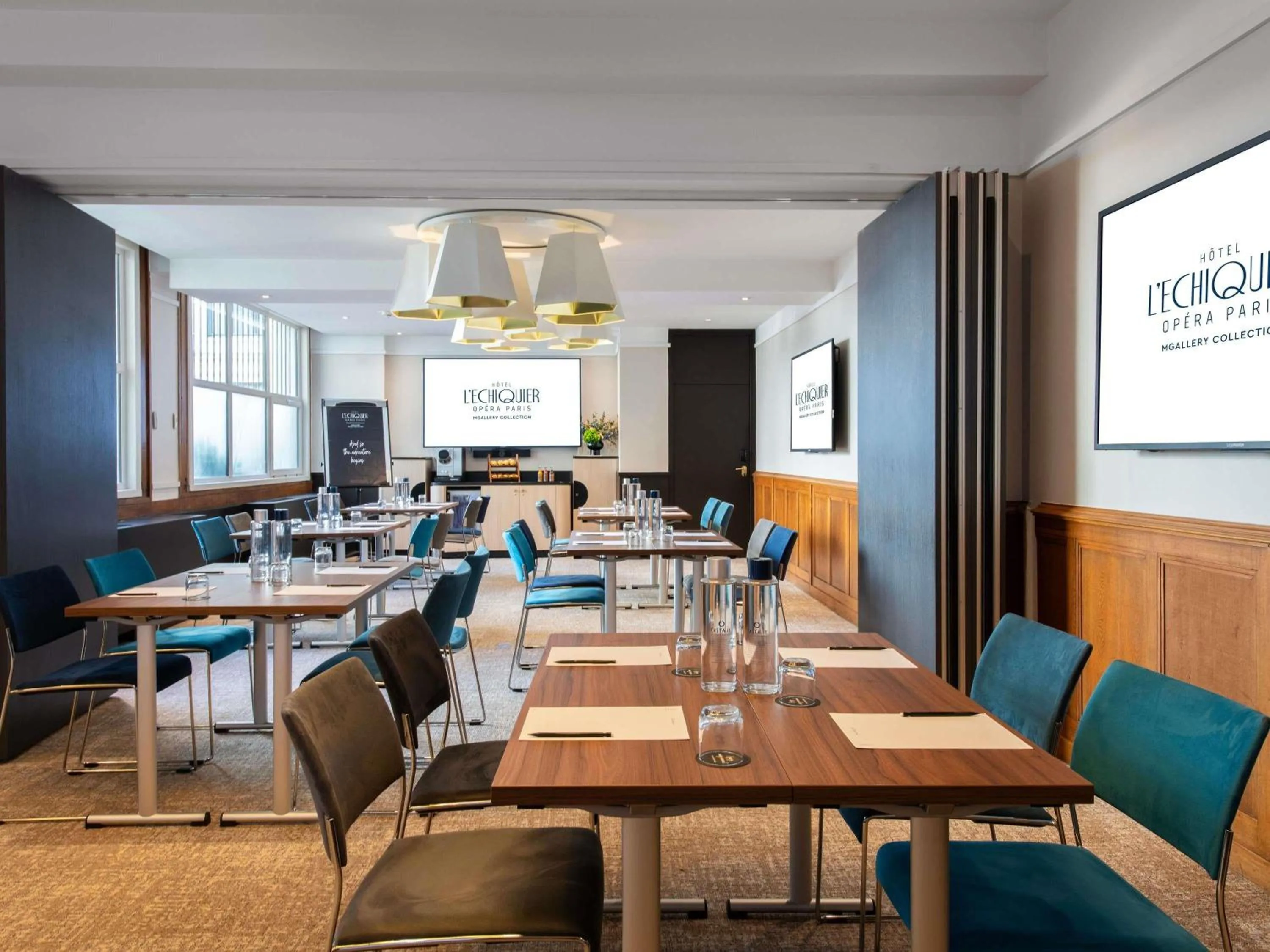 Meeting/conference room in l'Echiquier Opéra Hotel Paris - MGallery Collection