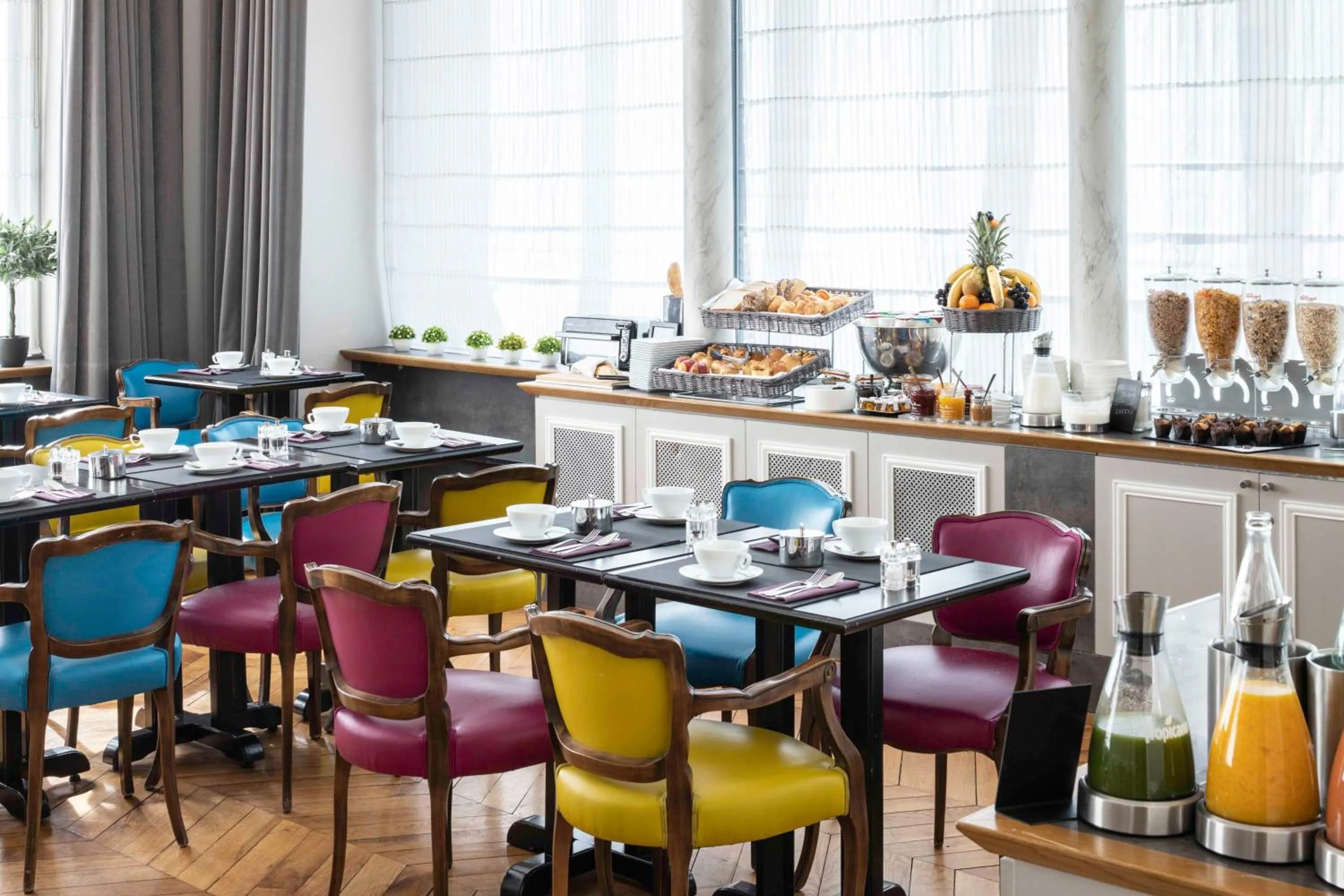 Restaurant/places to eat in Bradford Elysées - Astotel