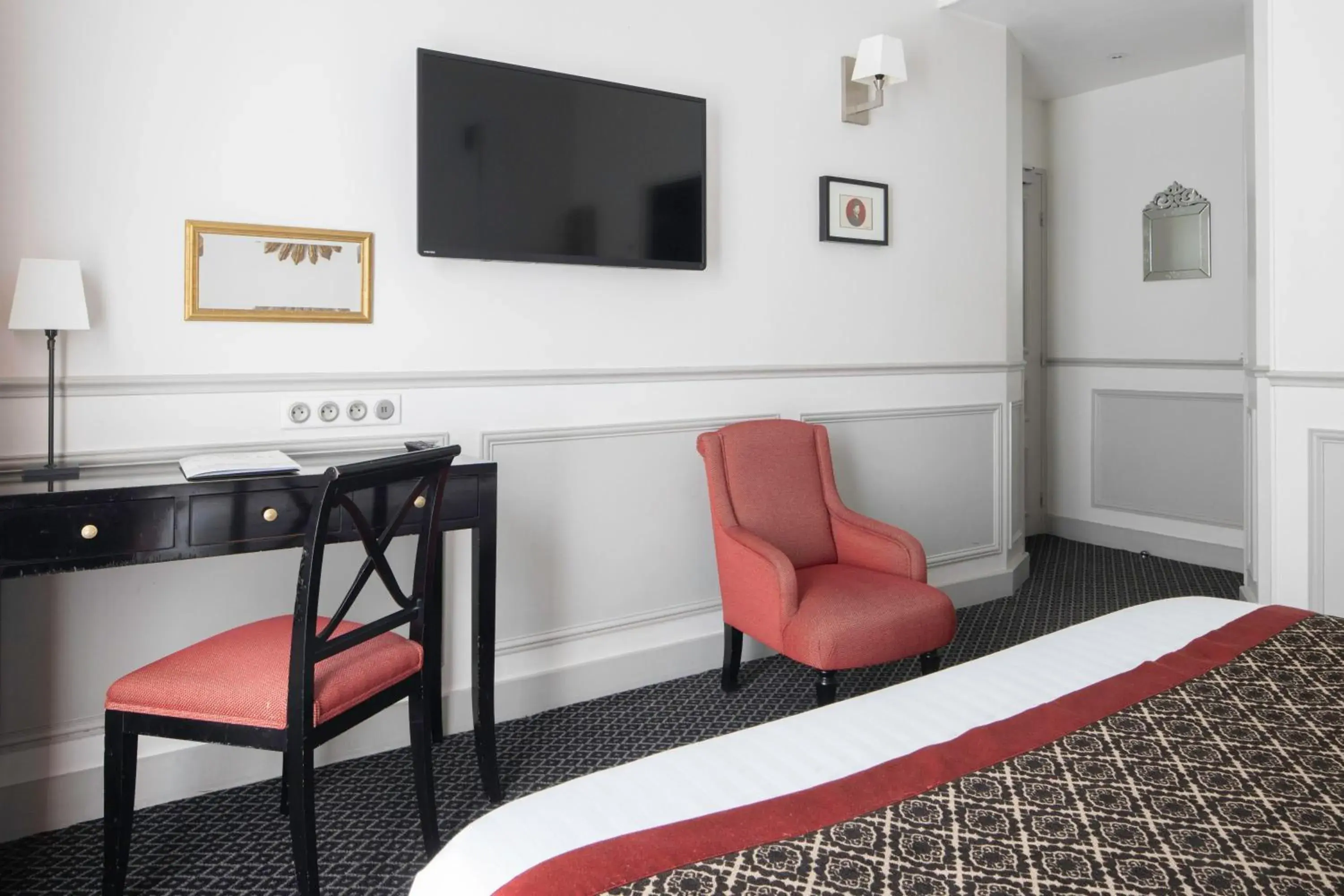 Bedroom in Bradford Elysées - Astotel Bedroom in Bradford Elysées - Astotel