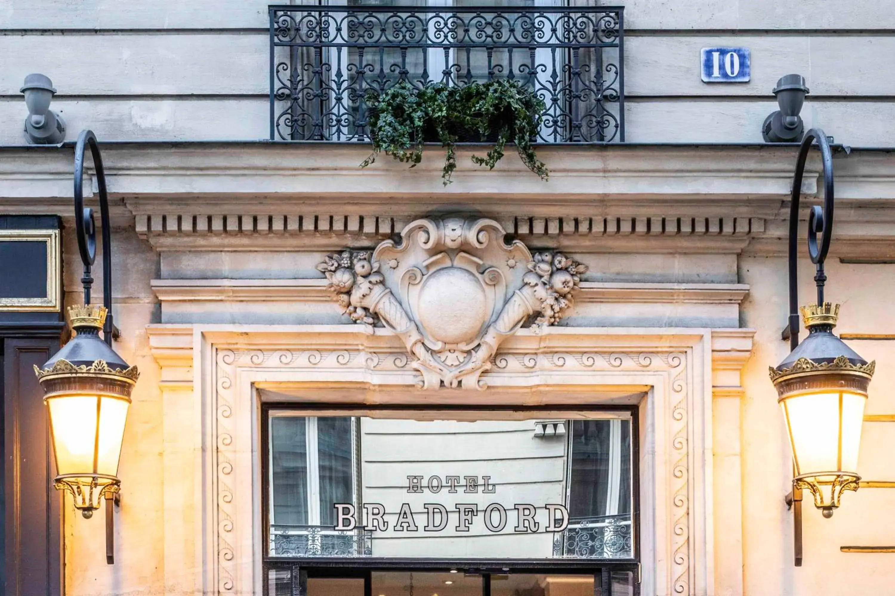 Facade/entrance in Bradford Elysées - Astotel Facade/entrance in Bradford Elysées - Astotel