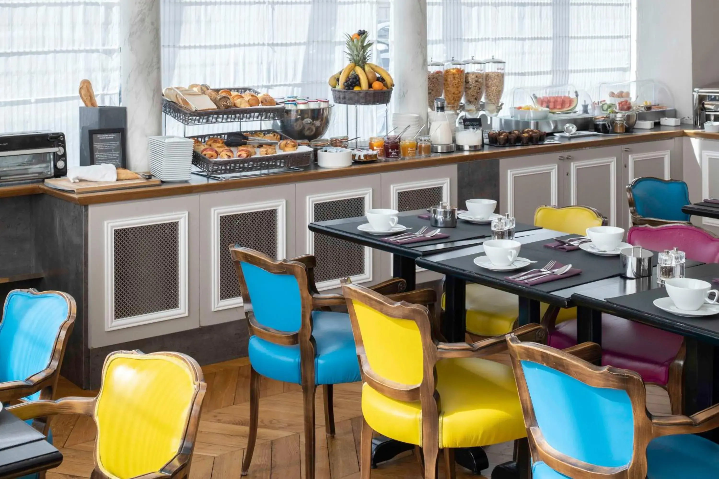 Restaurant/places to eat in Bradford Elysées - Astotel Restaurant/places to eat in Bradford Elysées - Astotel