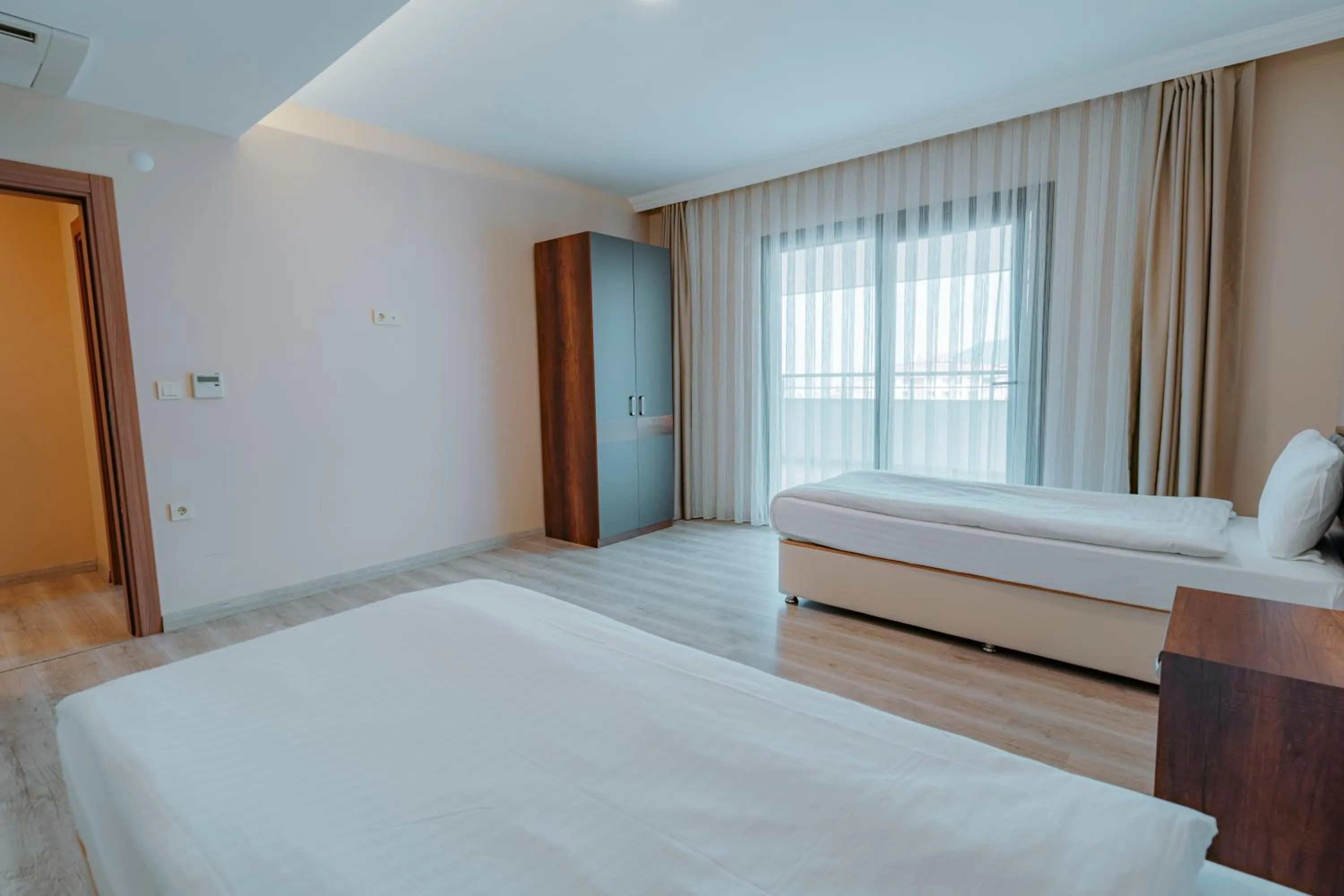 Empula Hotel & Residences