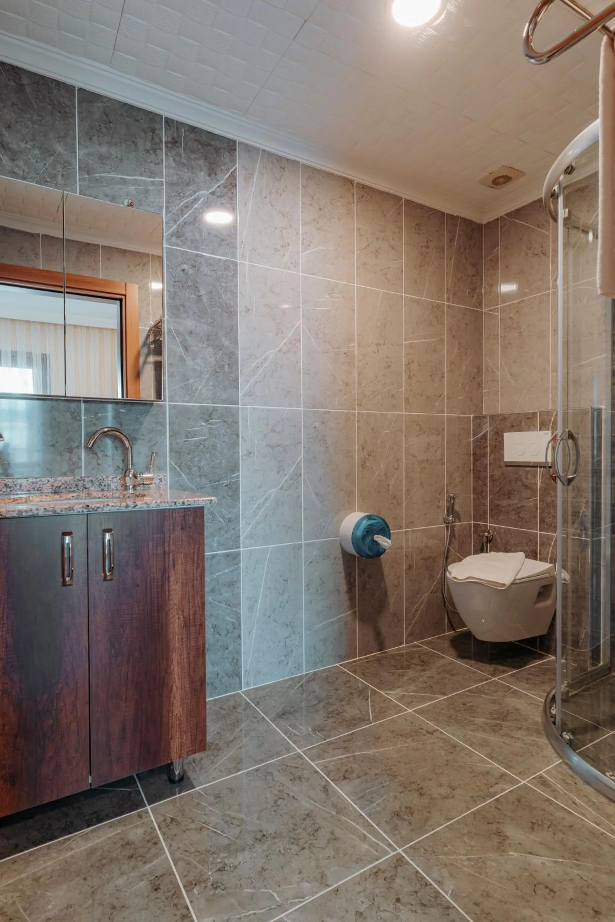 Empula Hotel & Residences