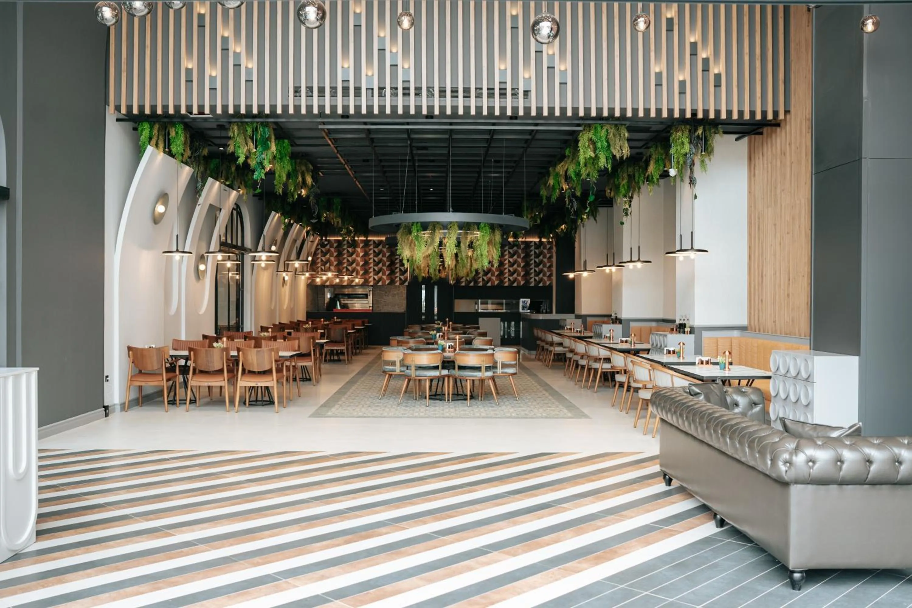 Restaurant/places to eat in Empula Hotel & Residences