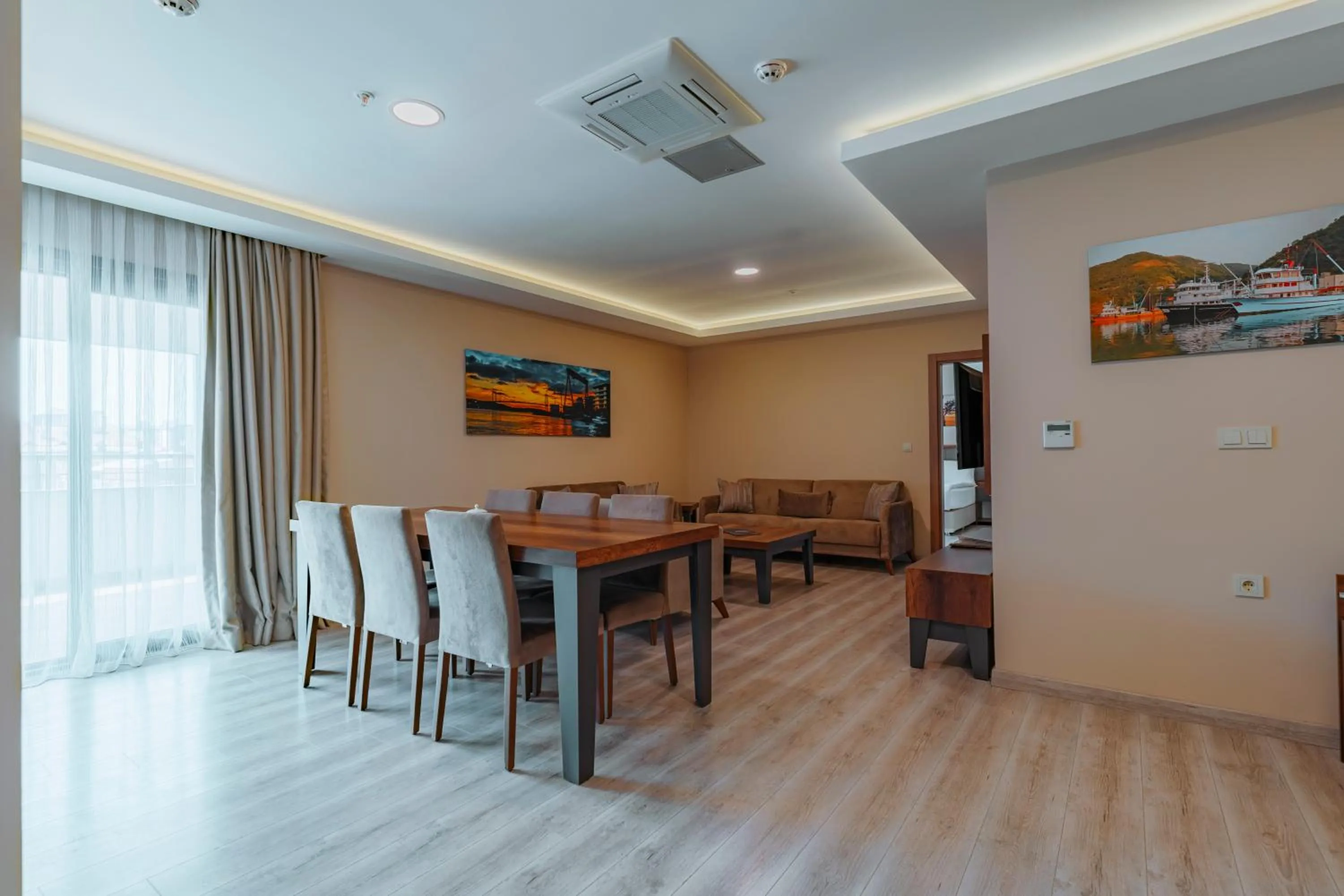 Empula Hotel & Residences