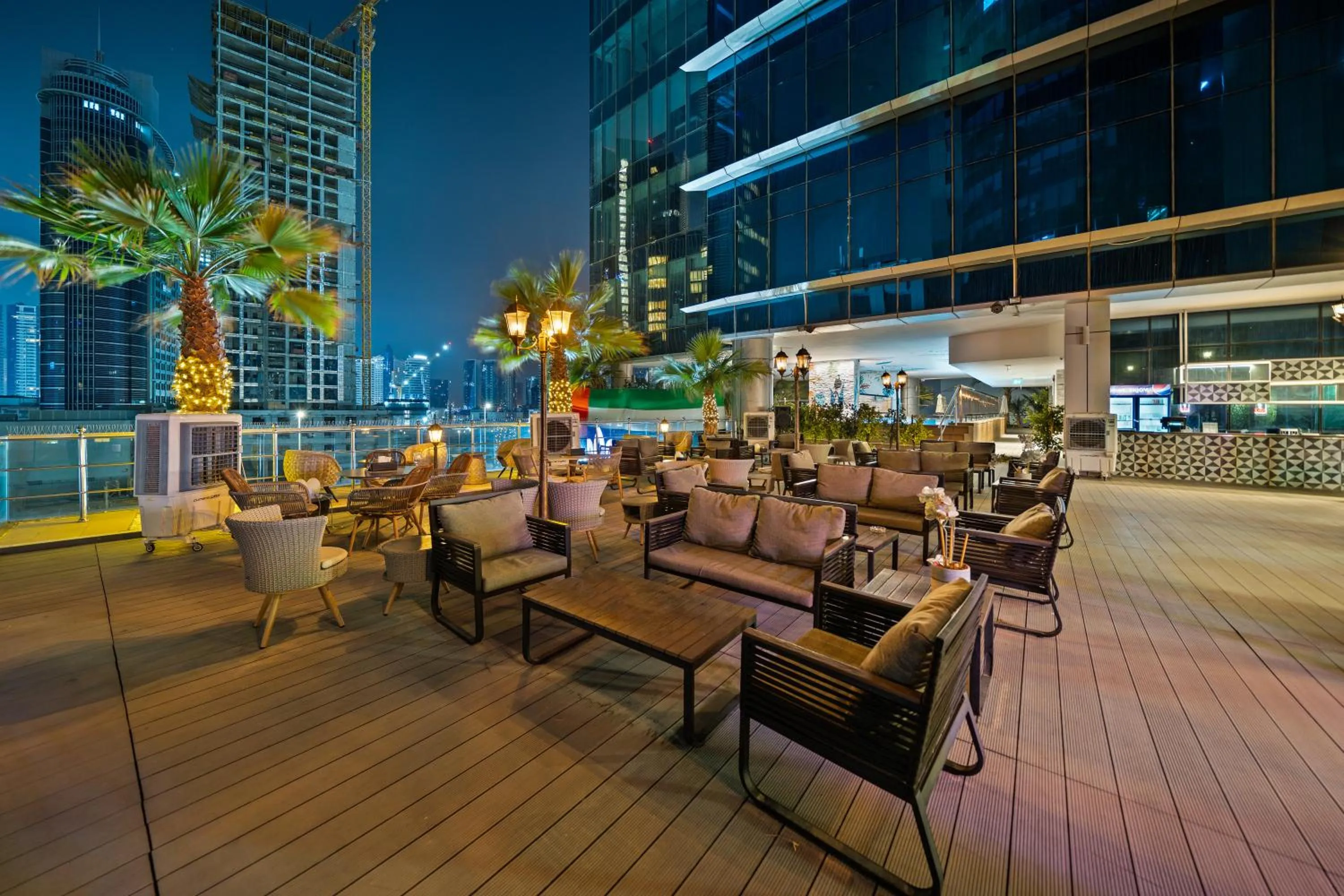 Coffee/tea facilities in Park Regis Business Bay