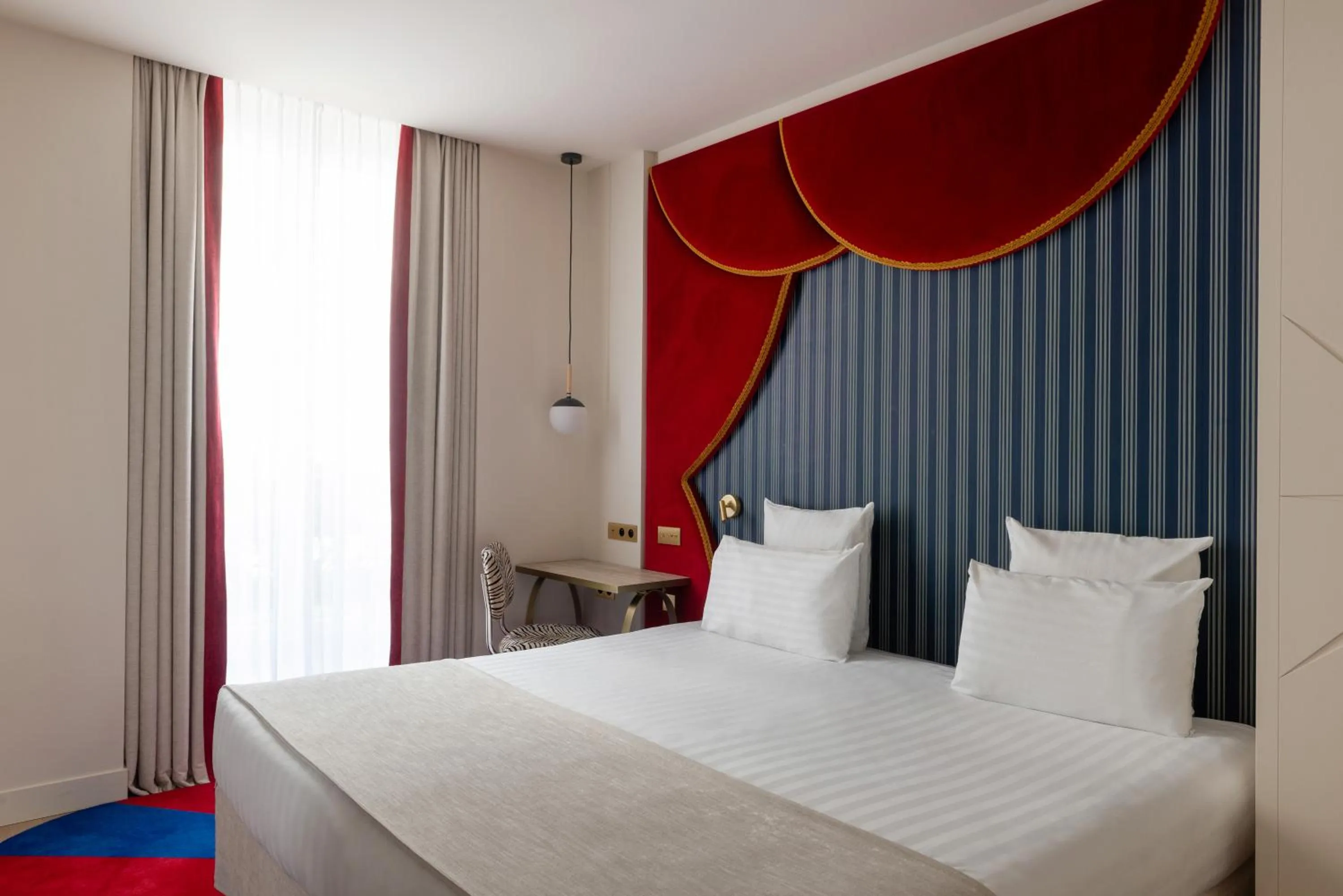 Bedroom, Bed in Hotel Astra Opera - Astotel