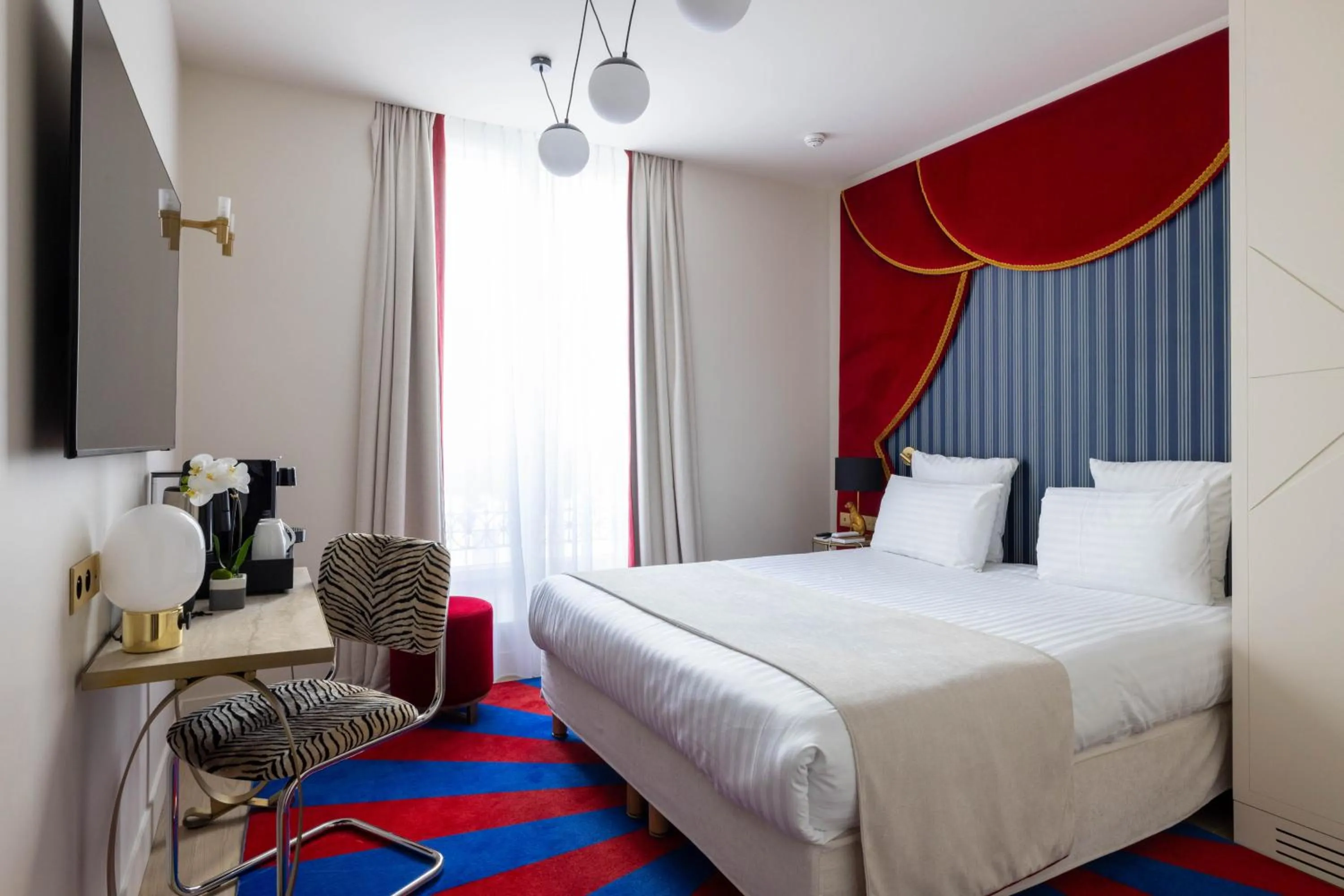 Bedroom, Bed in Hotel Astra Opera - Astotel