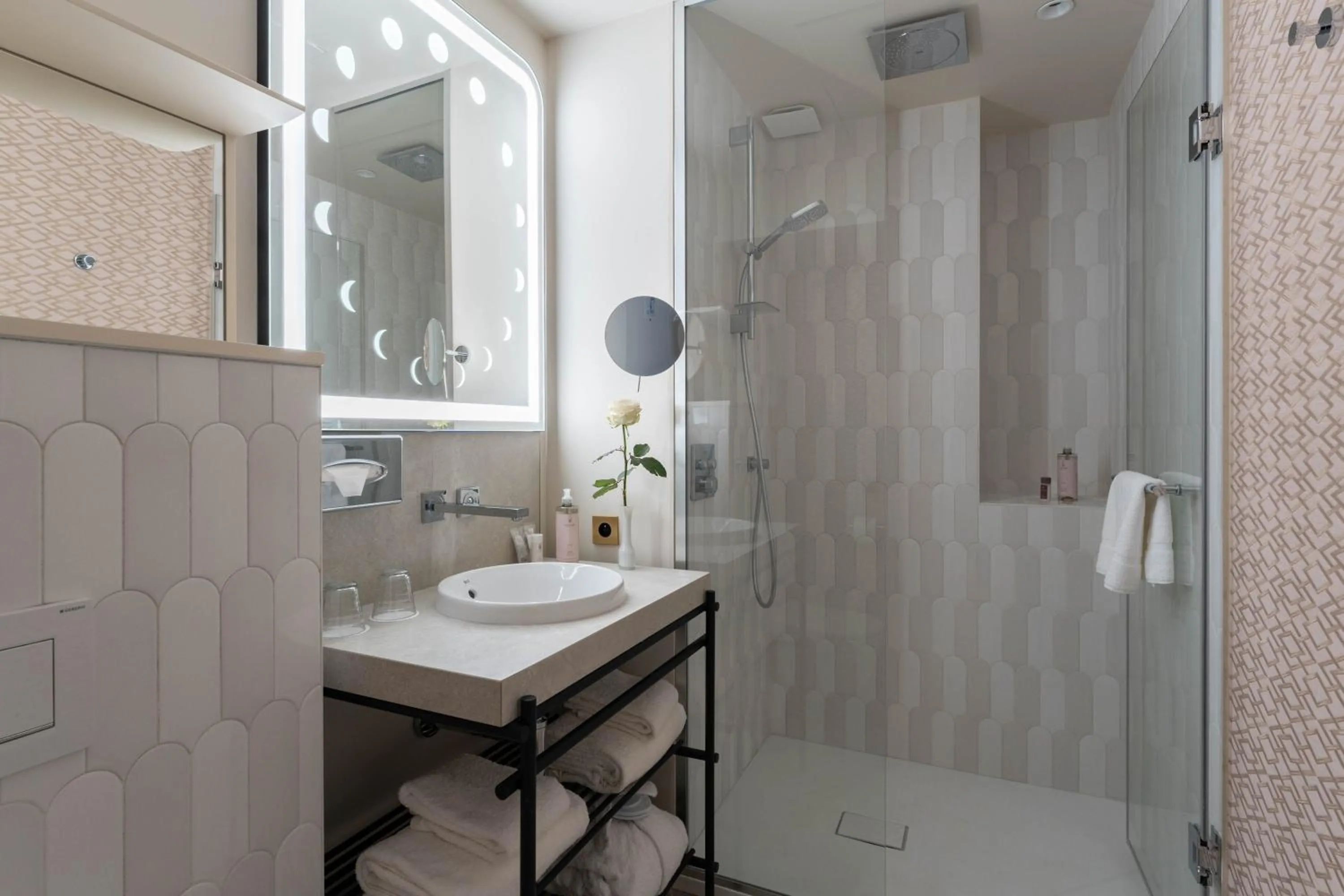 Bathroom in Hotel Astra Opera - Astotel