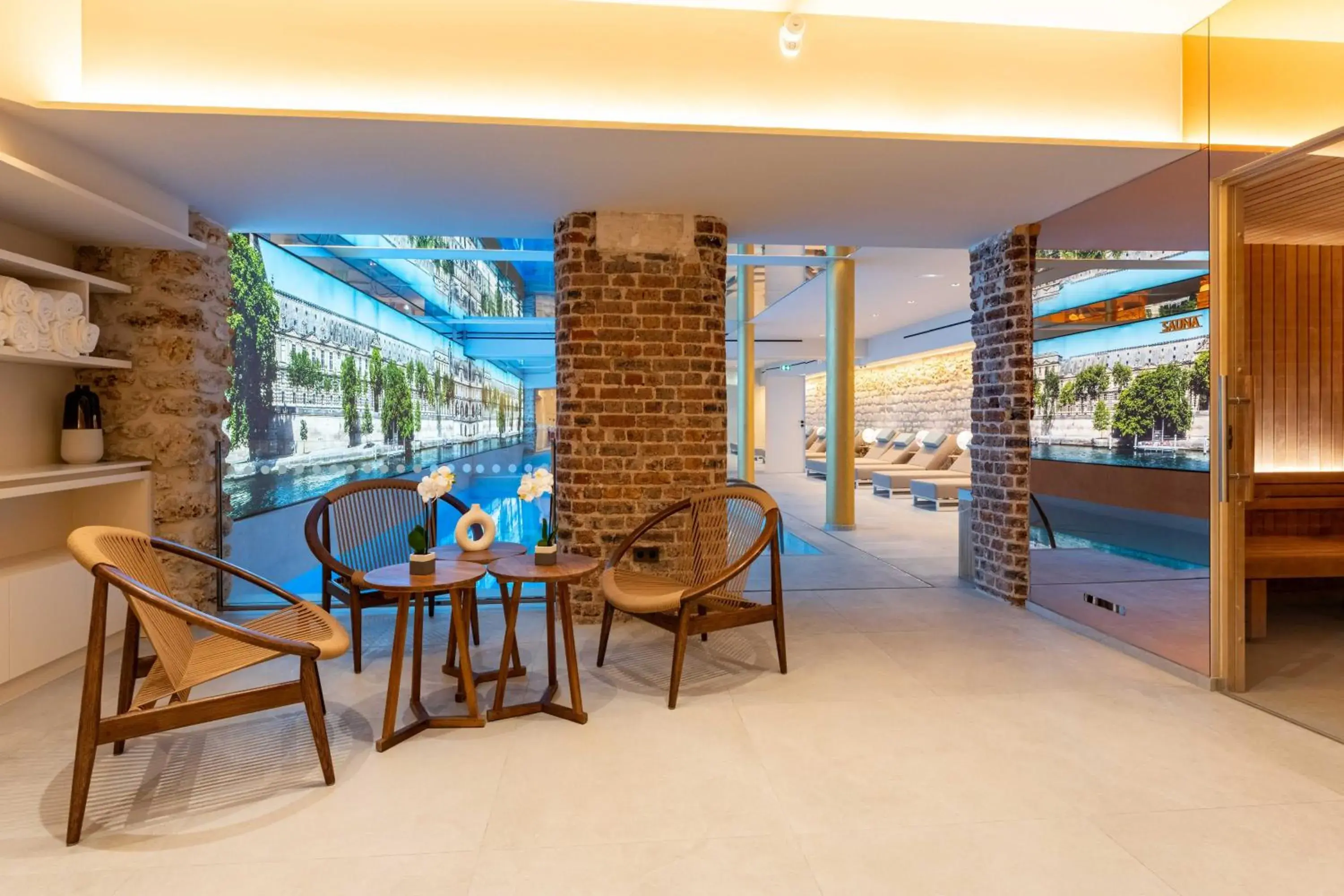 Swimming pool in Hotel Astra Opera - Astotel Swimming pool in Hotel Astra Opera - Astotel