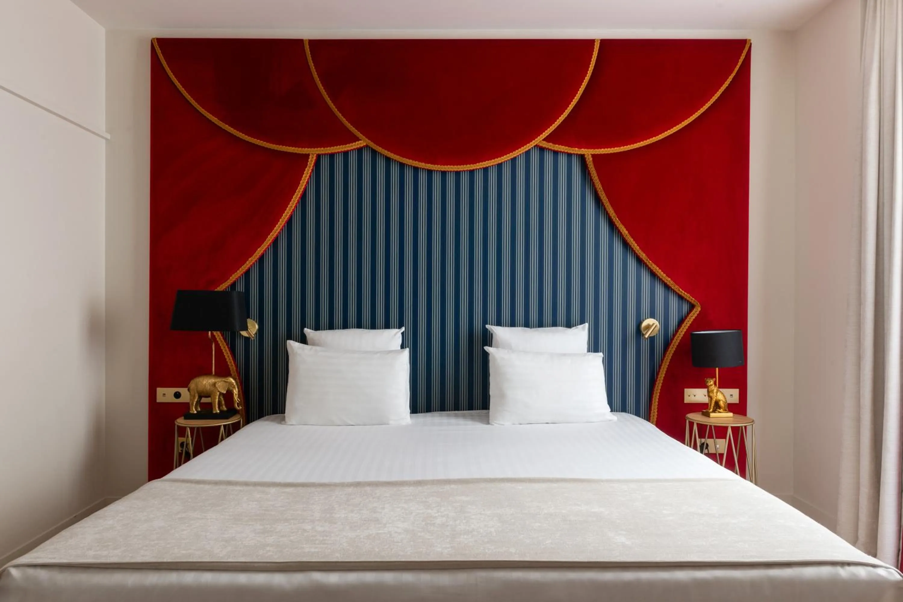 Bedroom, Bed in Hotel Astra Opera - Astotel