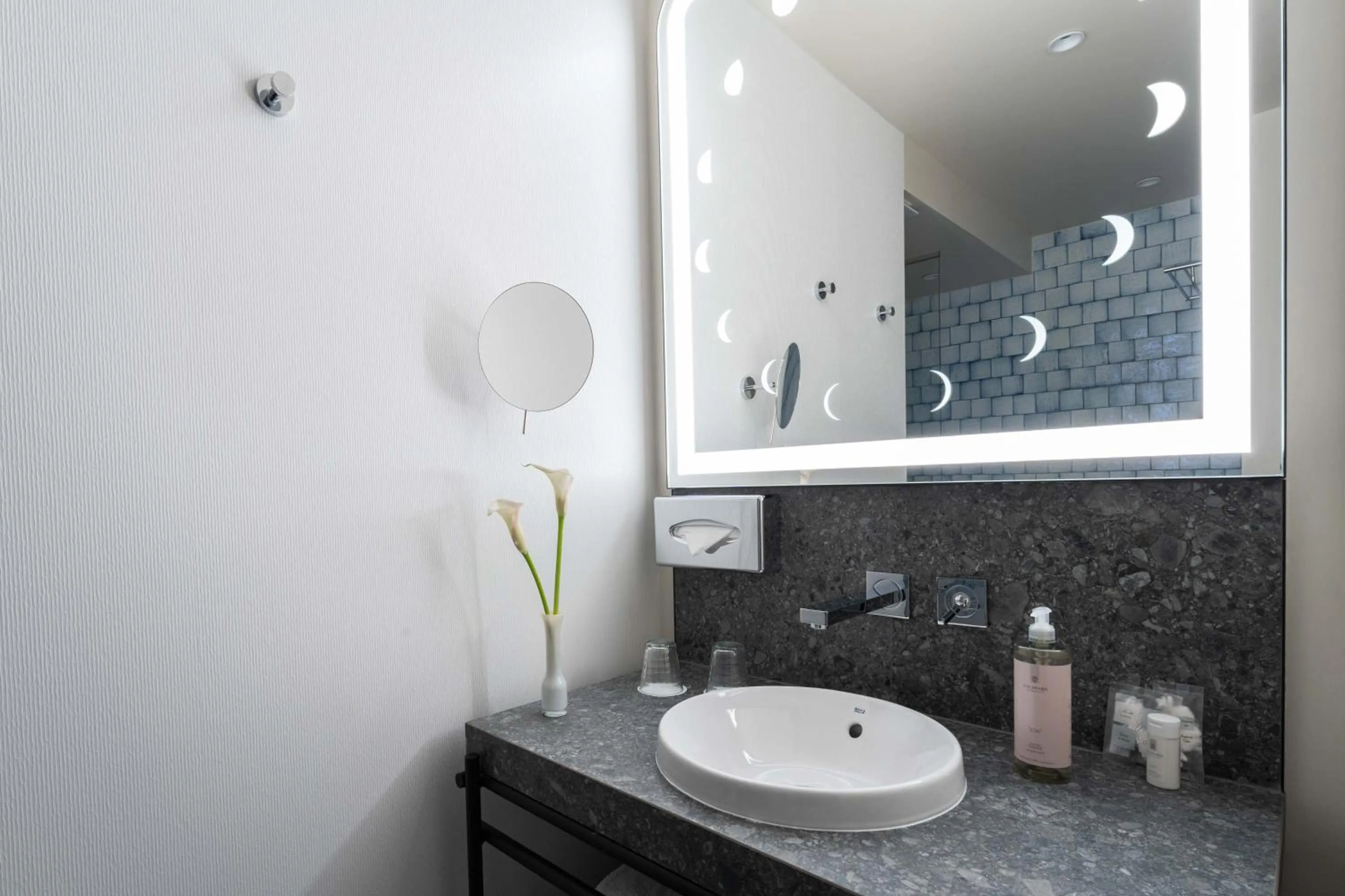 Bathroom in Hotel Astra Opera - Astotel