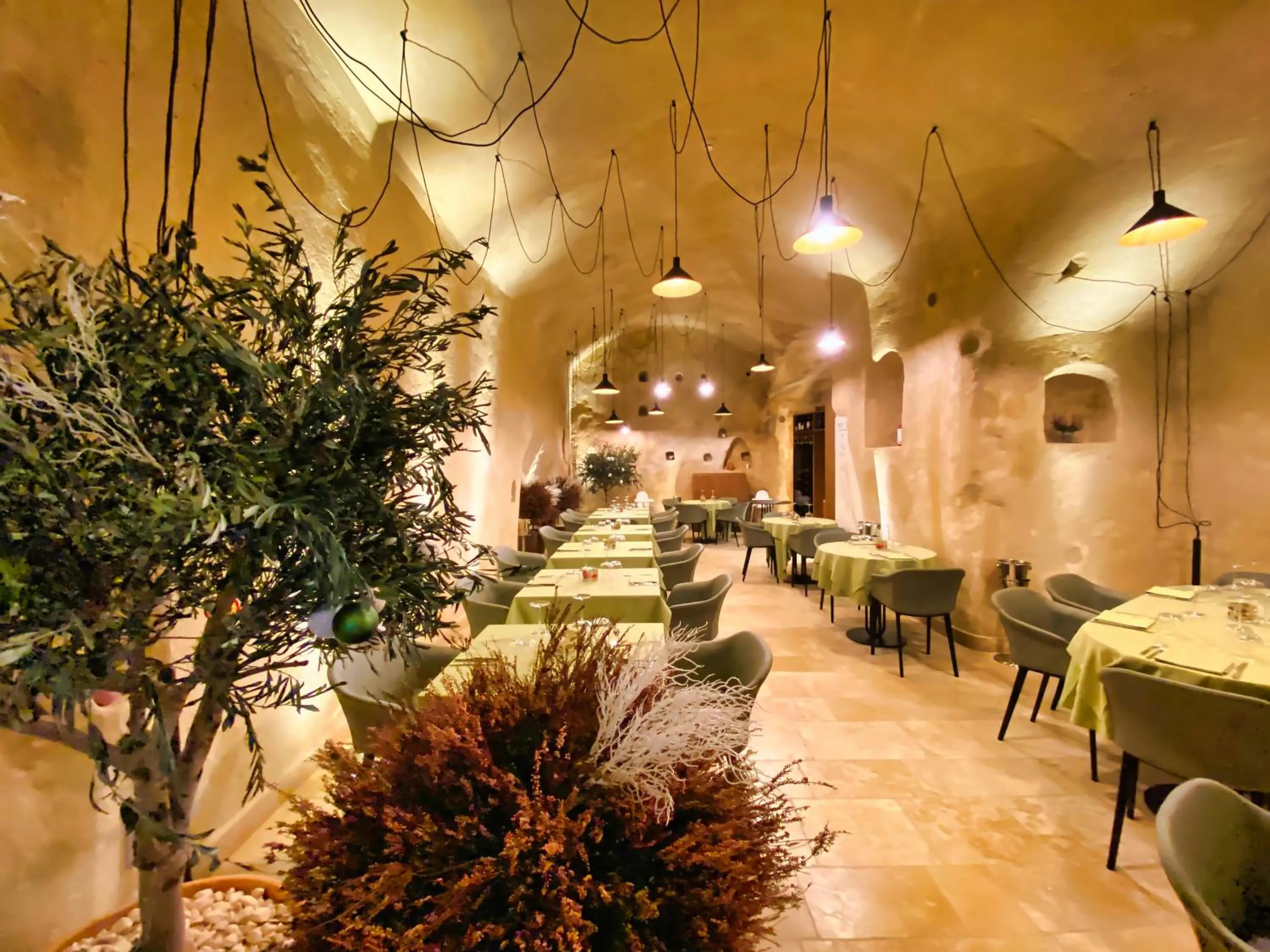 Restaurant/places to eat in BV Quarry Matera
