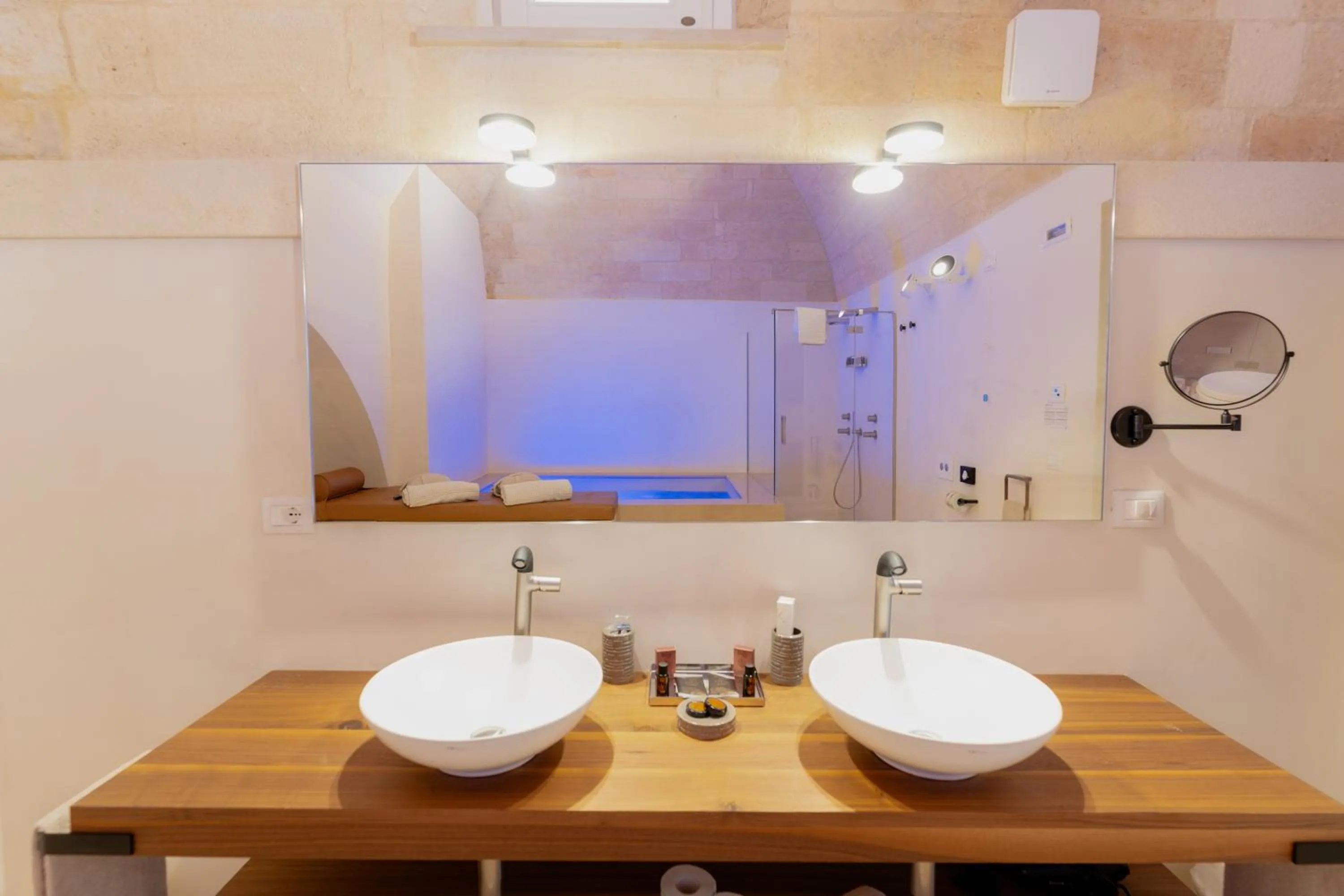 Bathroom in BV Quarry Matera