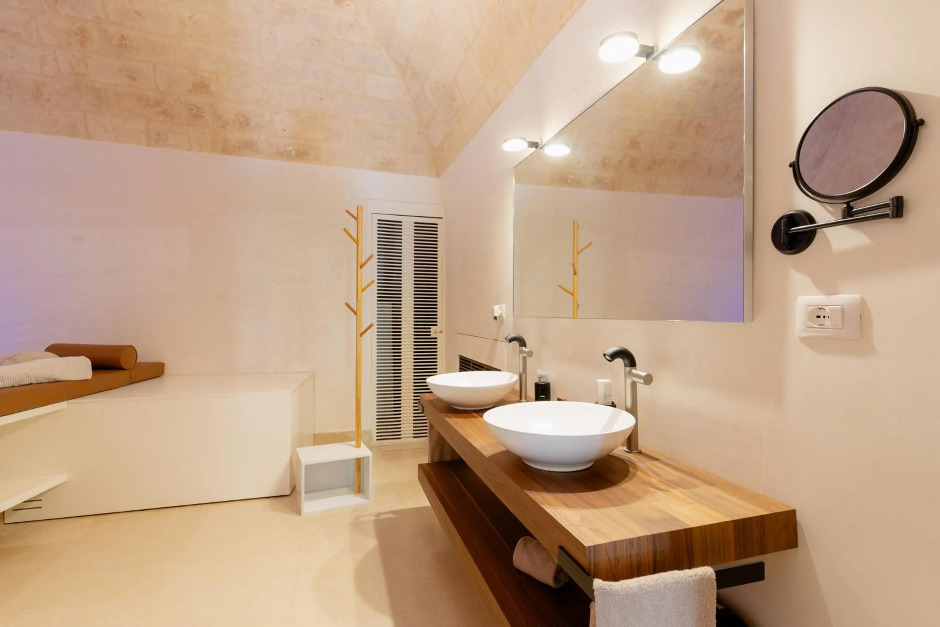 Bathroom in BV Quarry Matera