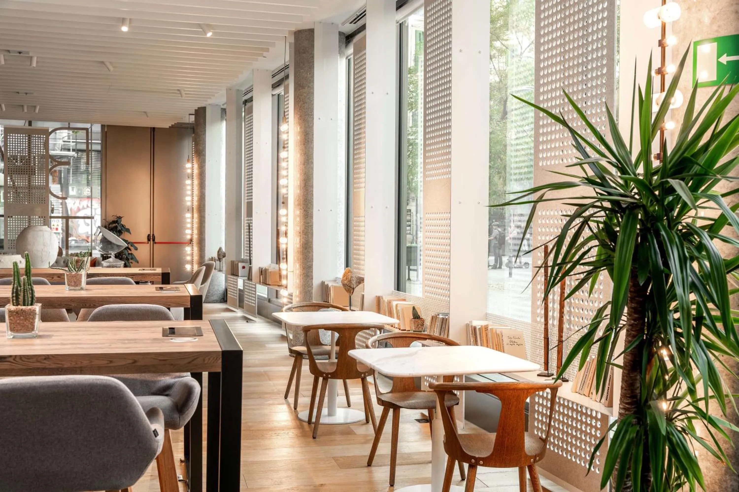 Lounge or bar in Occidental Barcelona 1929