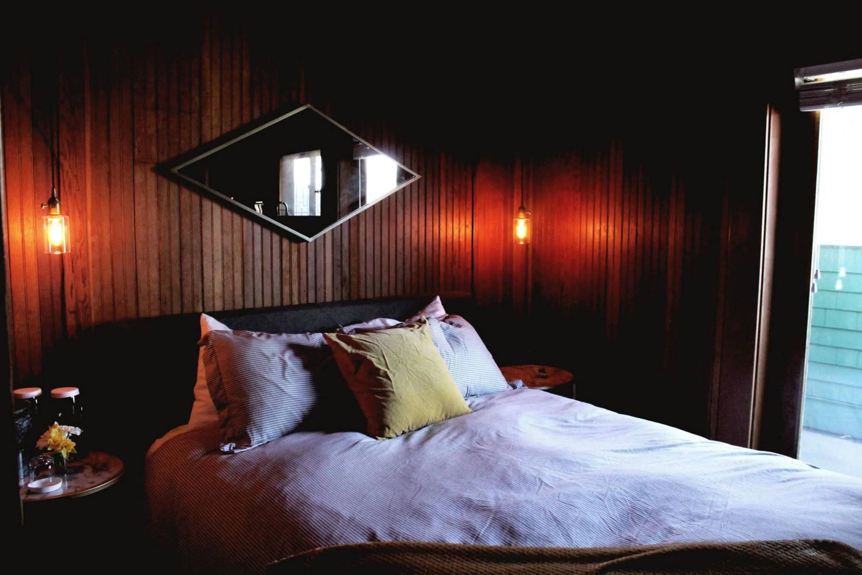 Bedroom, Bed in Shelburne Hotel