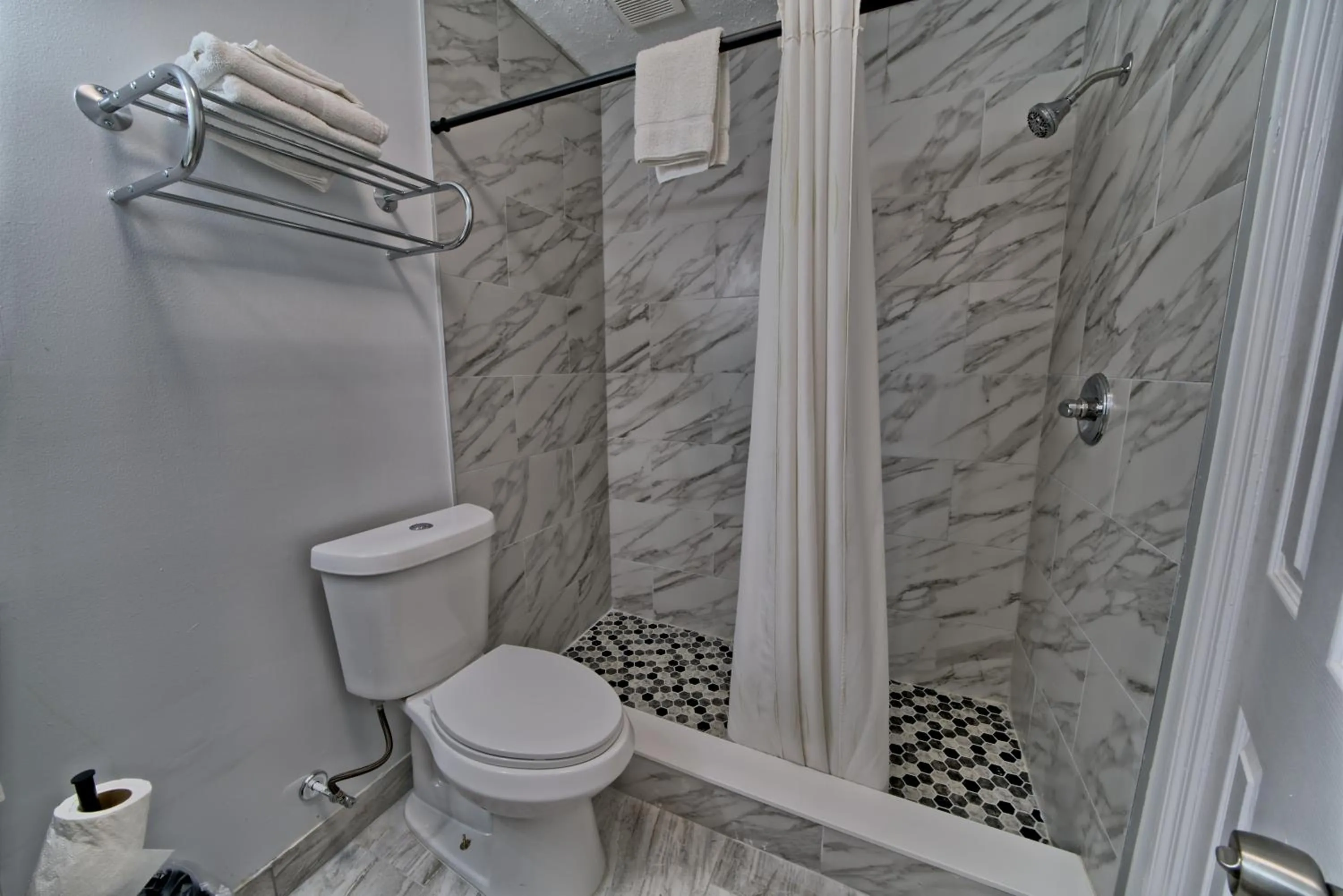 Shower in Aqua View Motel