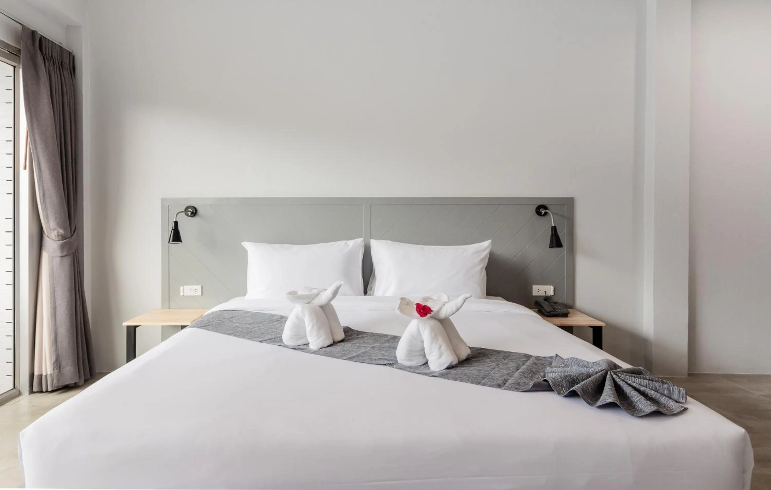 Bed in Monotel Aonang