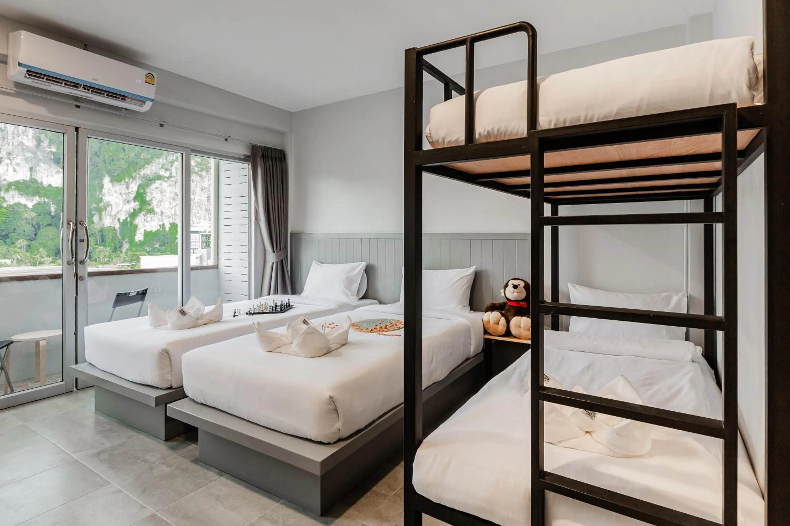 Photo of the whole room, Bed in Monotel Aonang