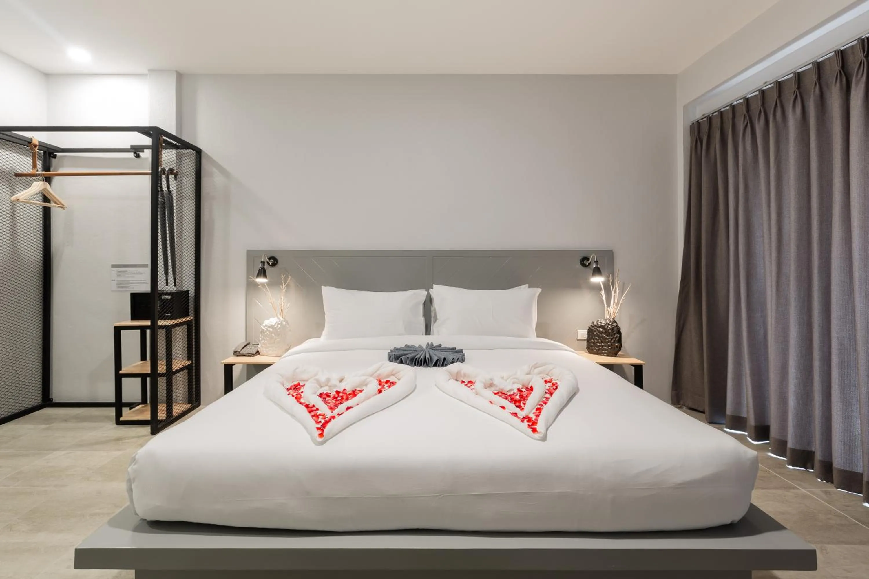 Bed in Monotel Aonang