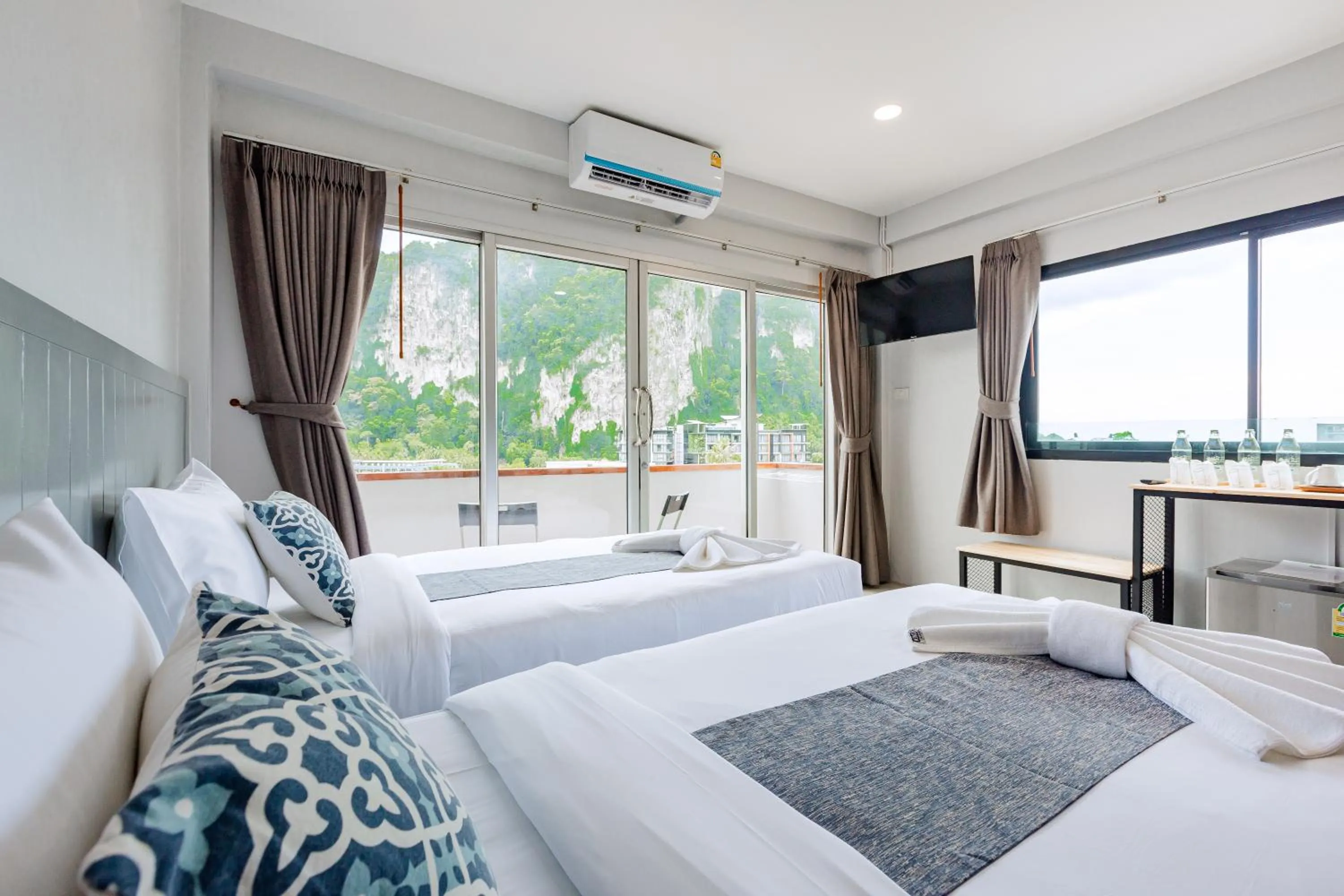 Bed in Monotel Aonang