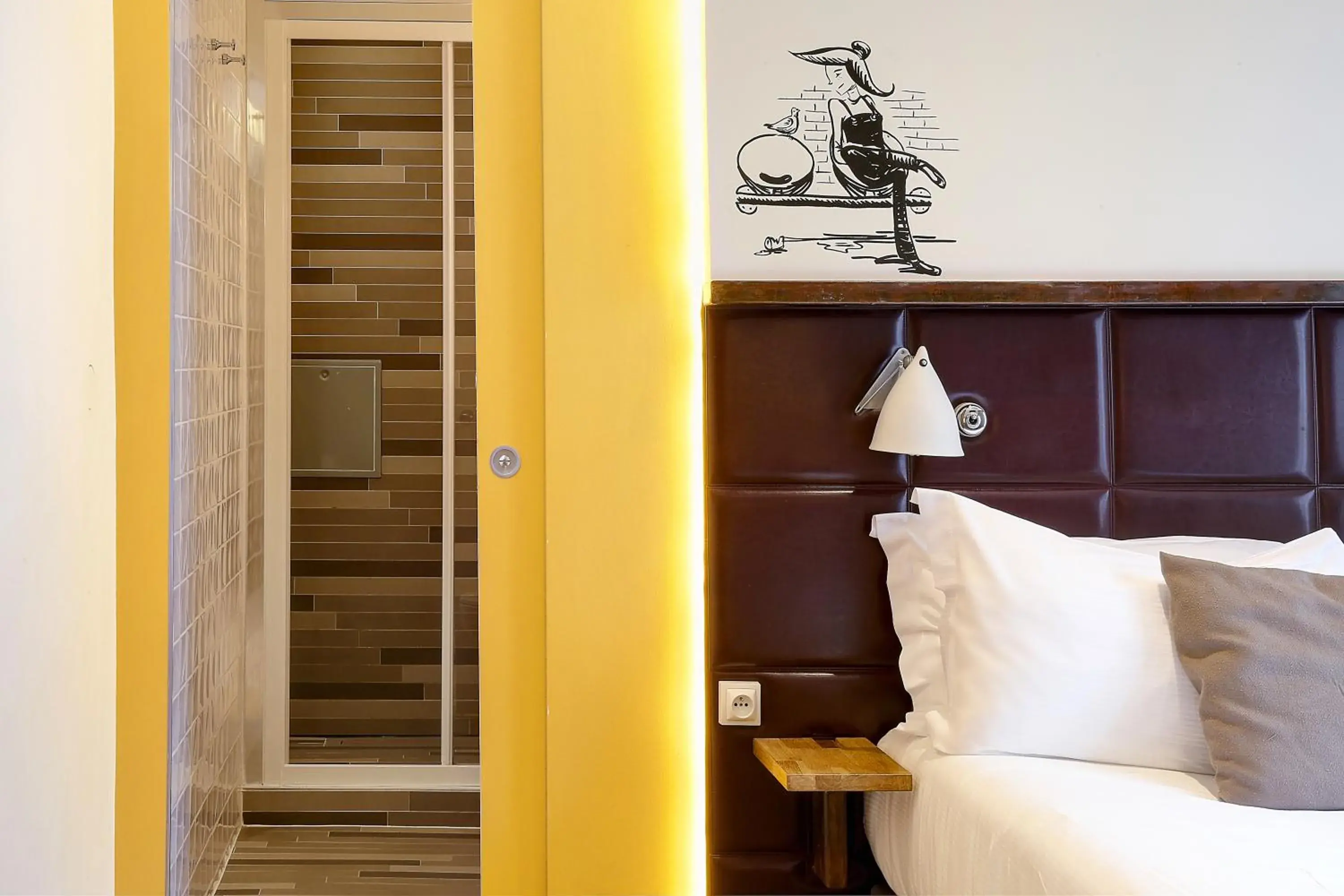 Photo of the whole room, Bed in Hotel Aulivia Opéra Photo of the whole room, Bed in Hotel Aulivia Opéra