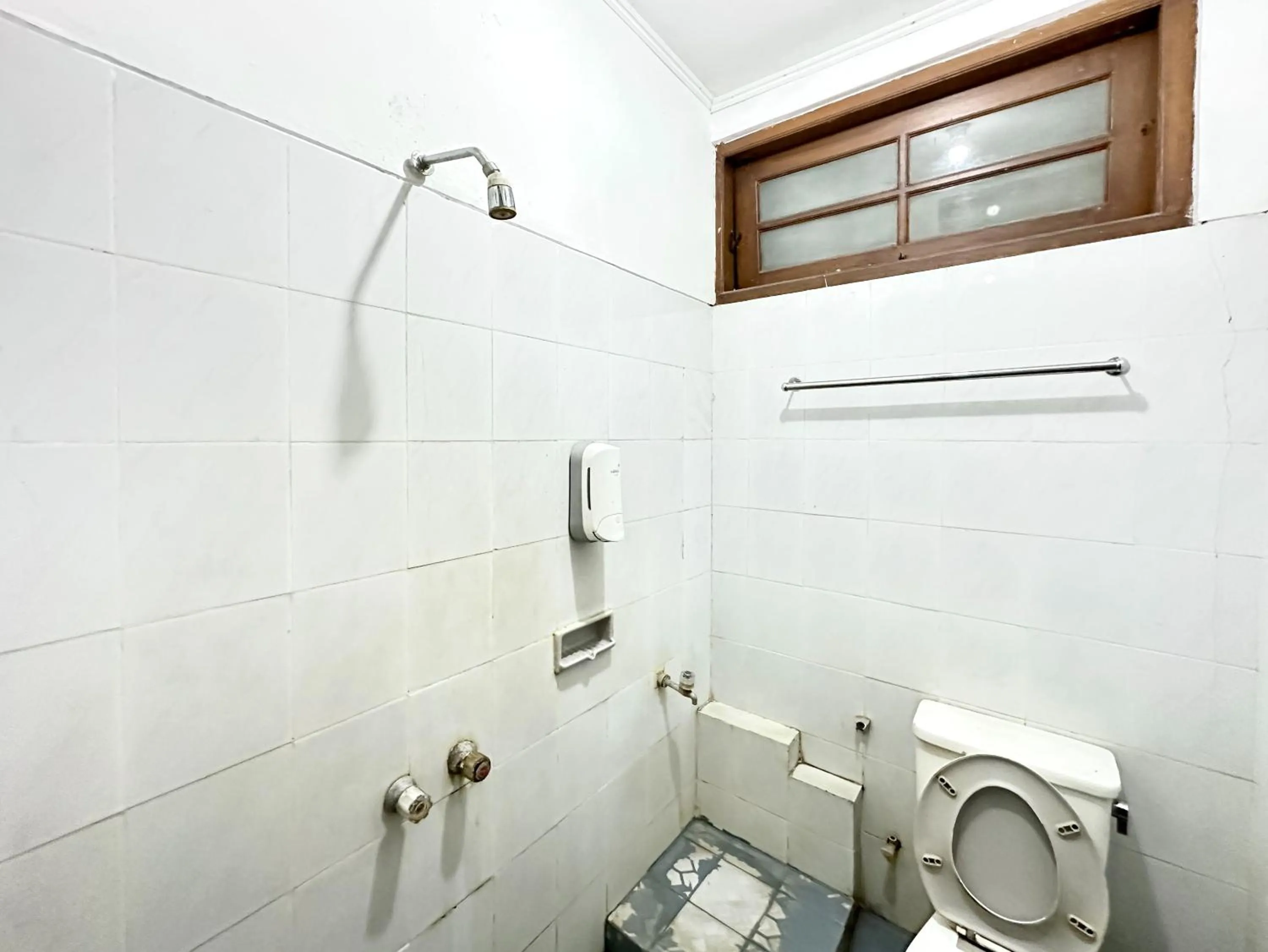 Bathroom in Hotel Dewi Sri Prawirotaman RedPartner
