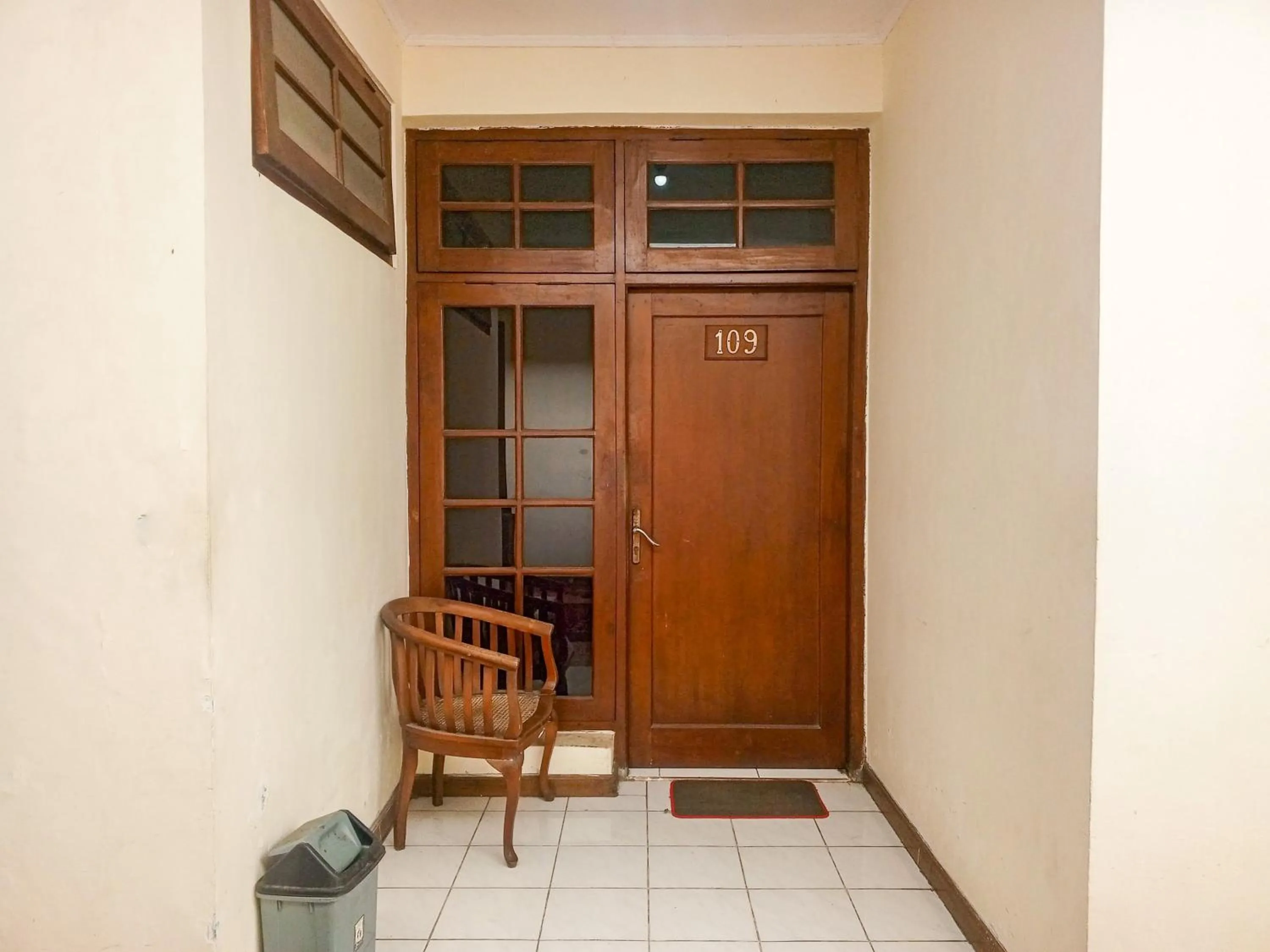 Seating area in Hotel Dewi Sri Prawirotaman RedPartner