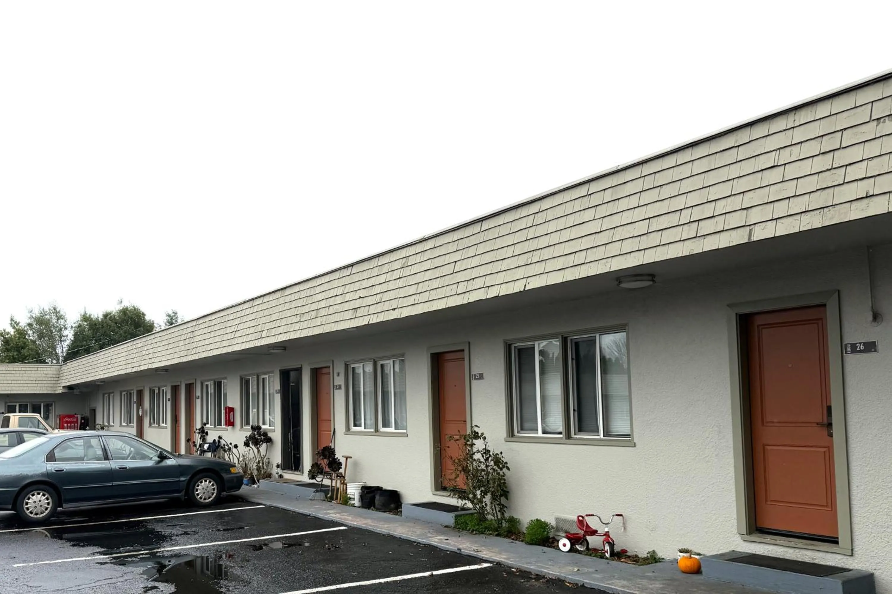 Parking in 6 Rivers Motel Fortuna near Hwy 101