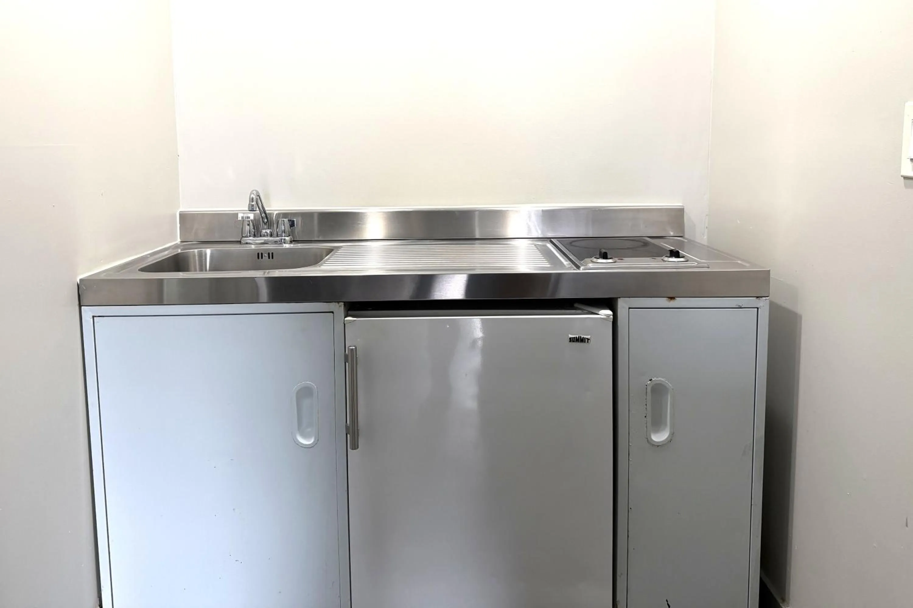 Kitchen or kitchenette in 6 Rivers Motel Fortuna near Hwy 101