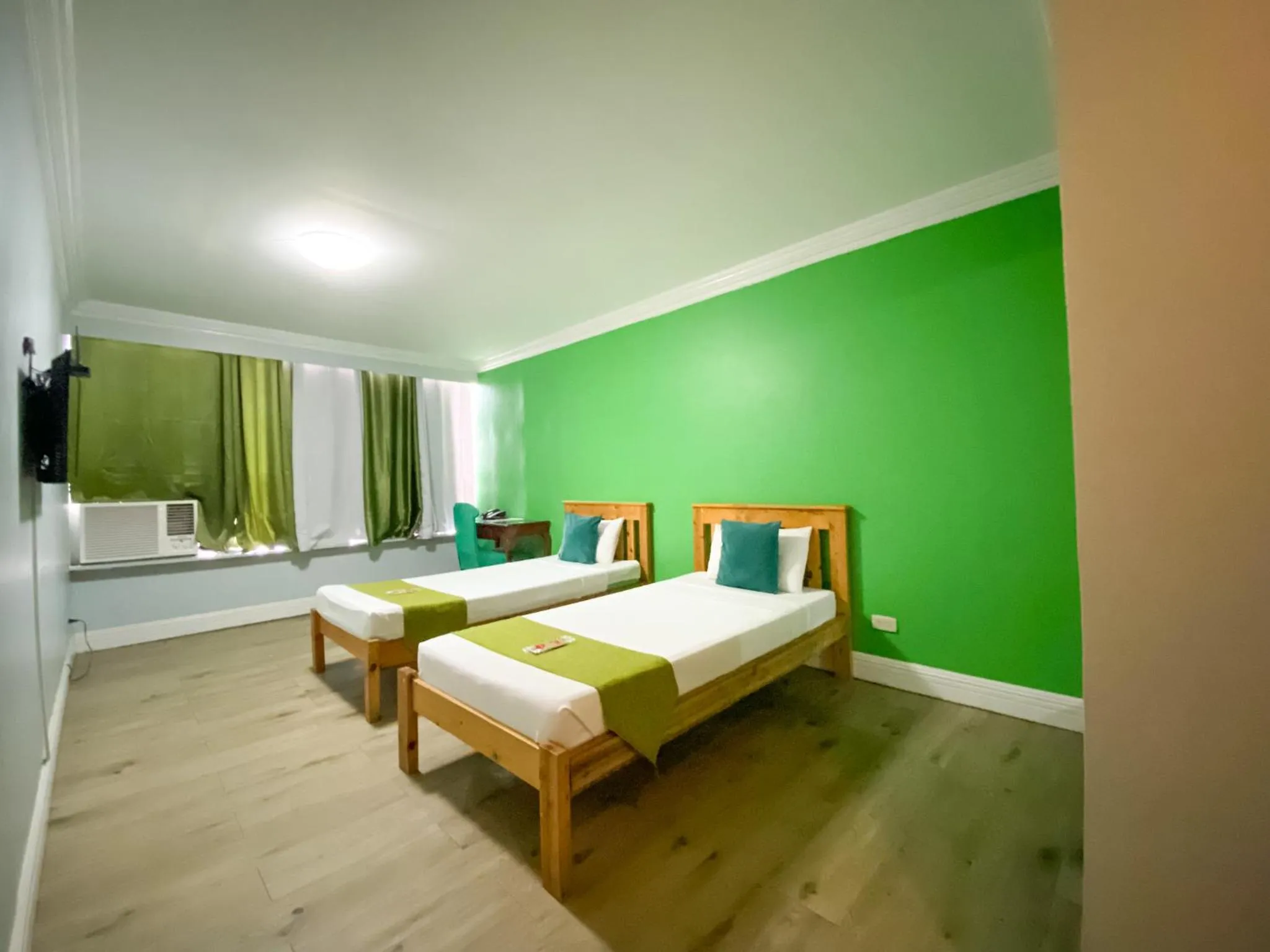 Manila Airport Hotel by Urban Connect