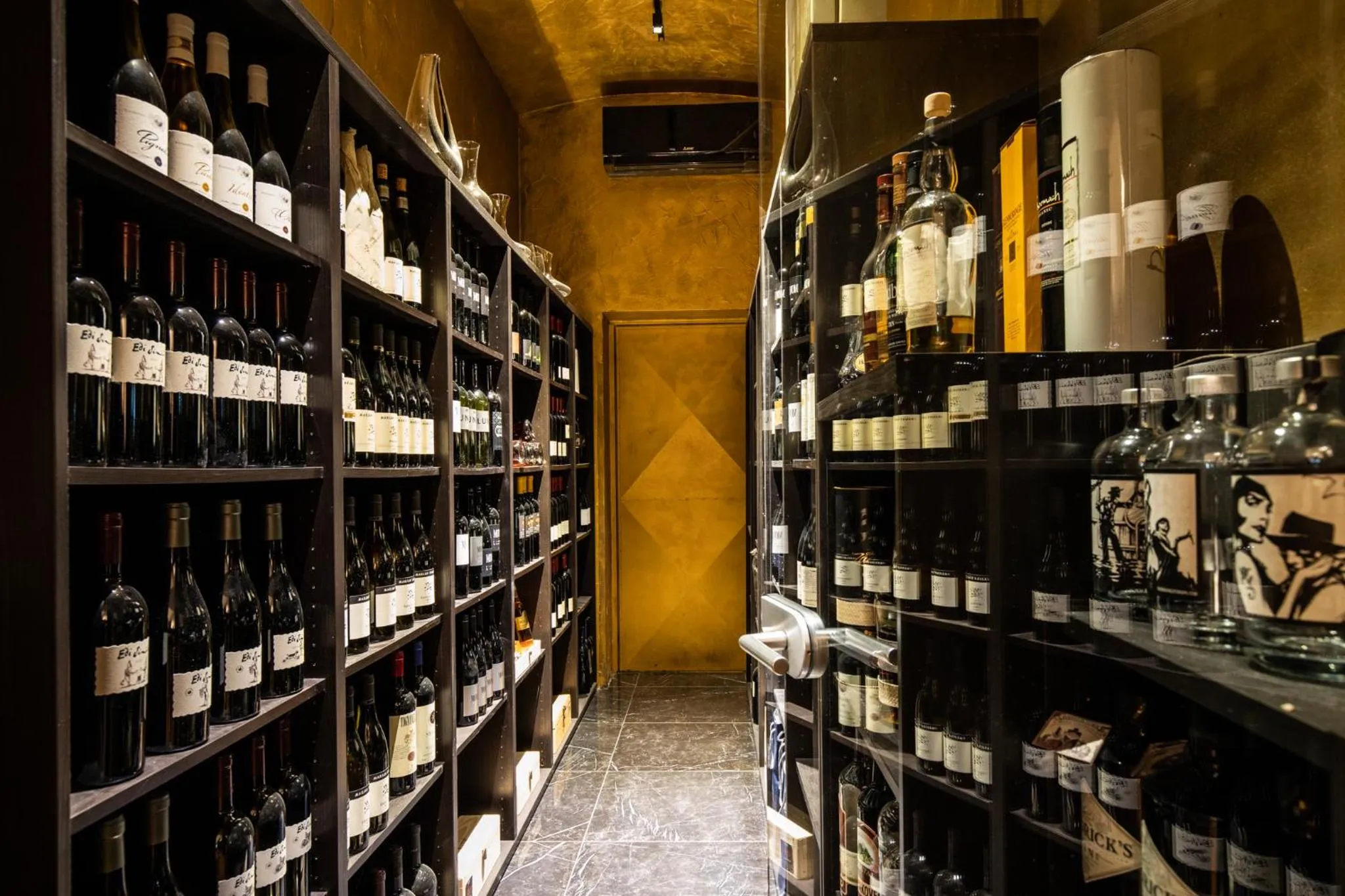 Drinks in DAM boutique hotel & restaurant