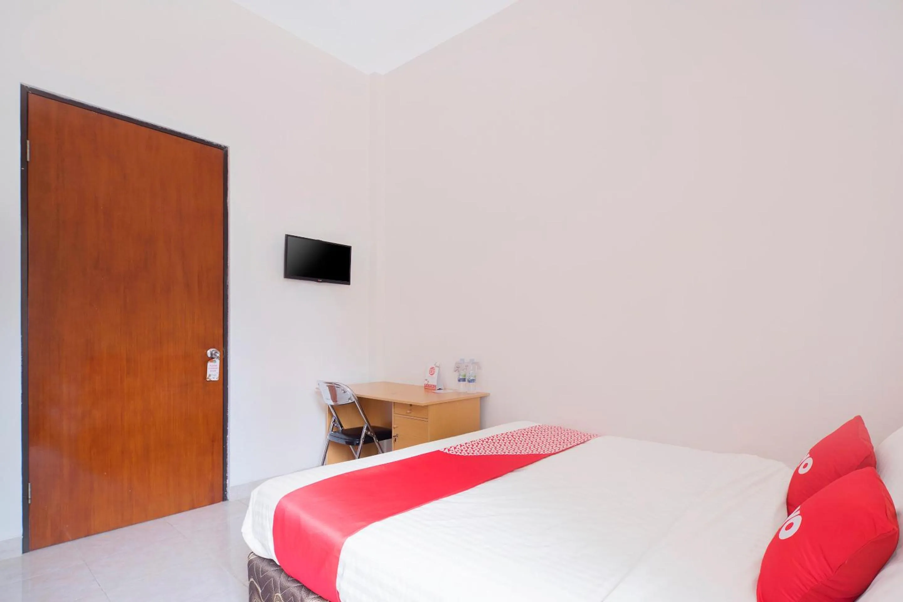 Bedroom, Bed in Hotel O Idola Residence