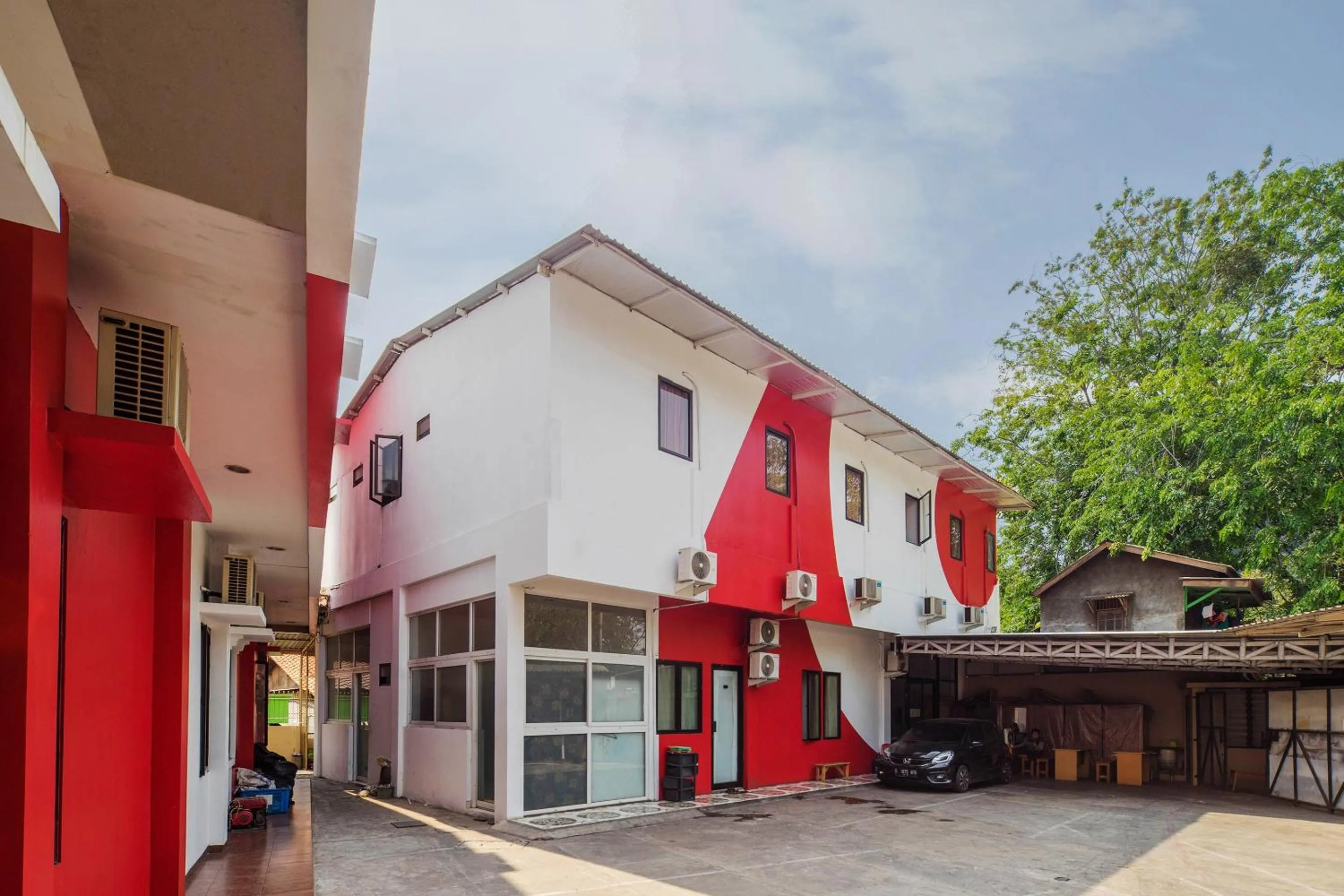 Facade/entrance in Hotel O Idola Residence