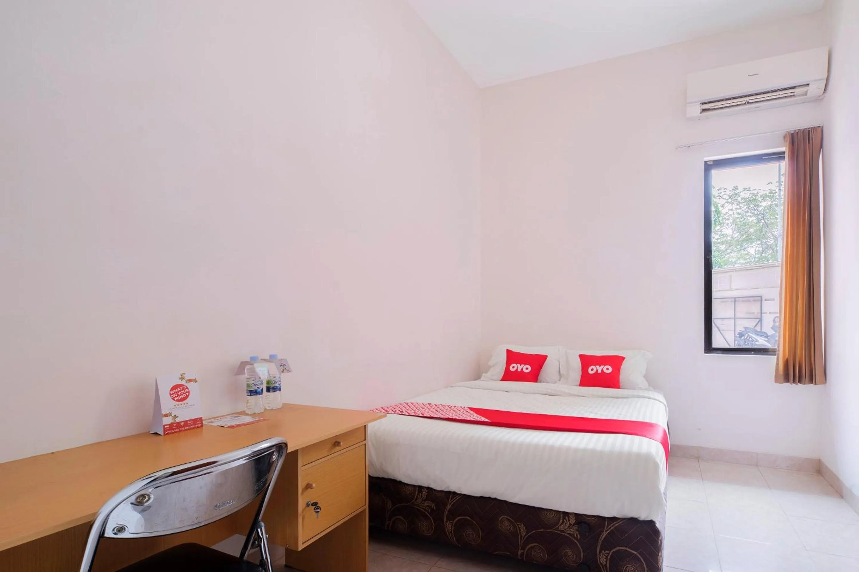 Bedroom, Bed in Hotel O Idola Residence