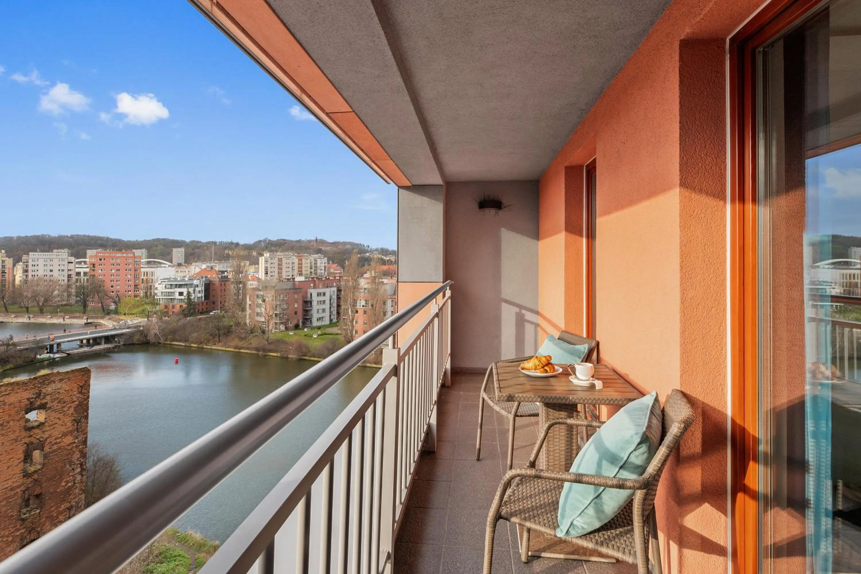 Day in Waterlane Island - Riverview Pool, SPA, Gym & Parking by Downtown Apartments