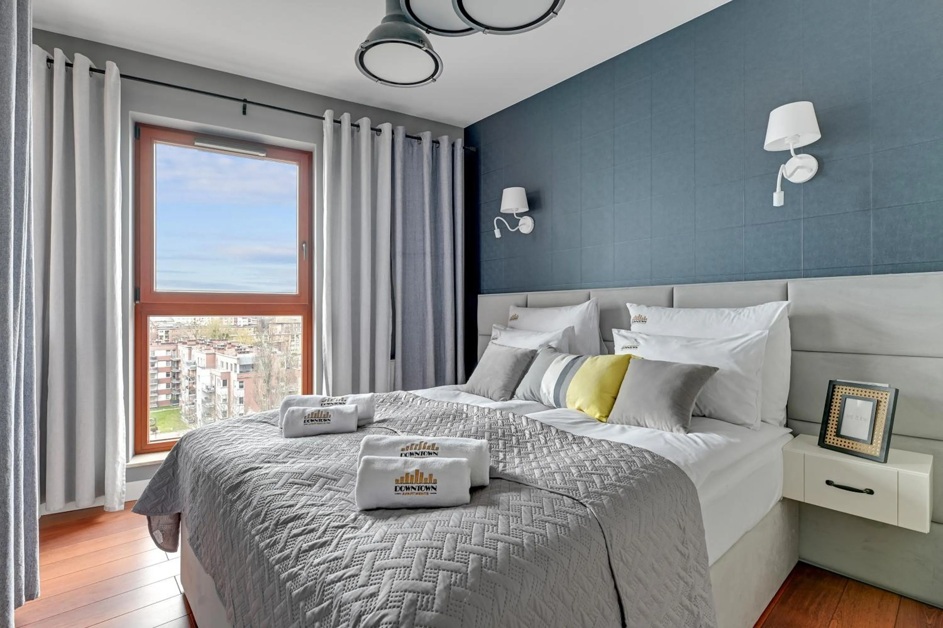 Bed in Waterlane Island - Riverview Pool, SPA, Gym & Parking by Downtown Apartments