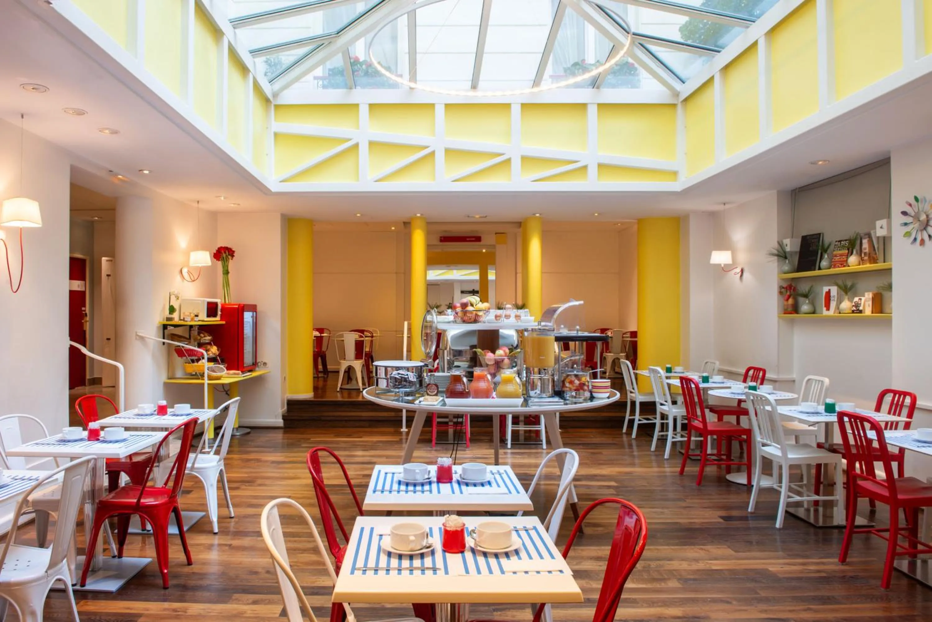 Breakfast in Hotel Astoria - Astotel