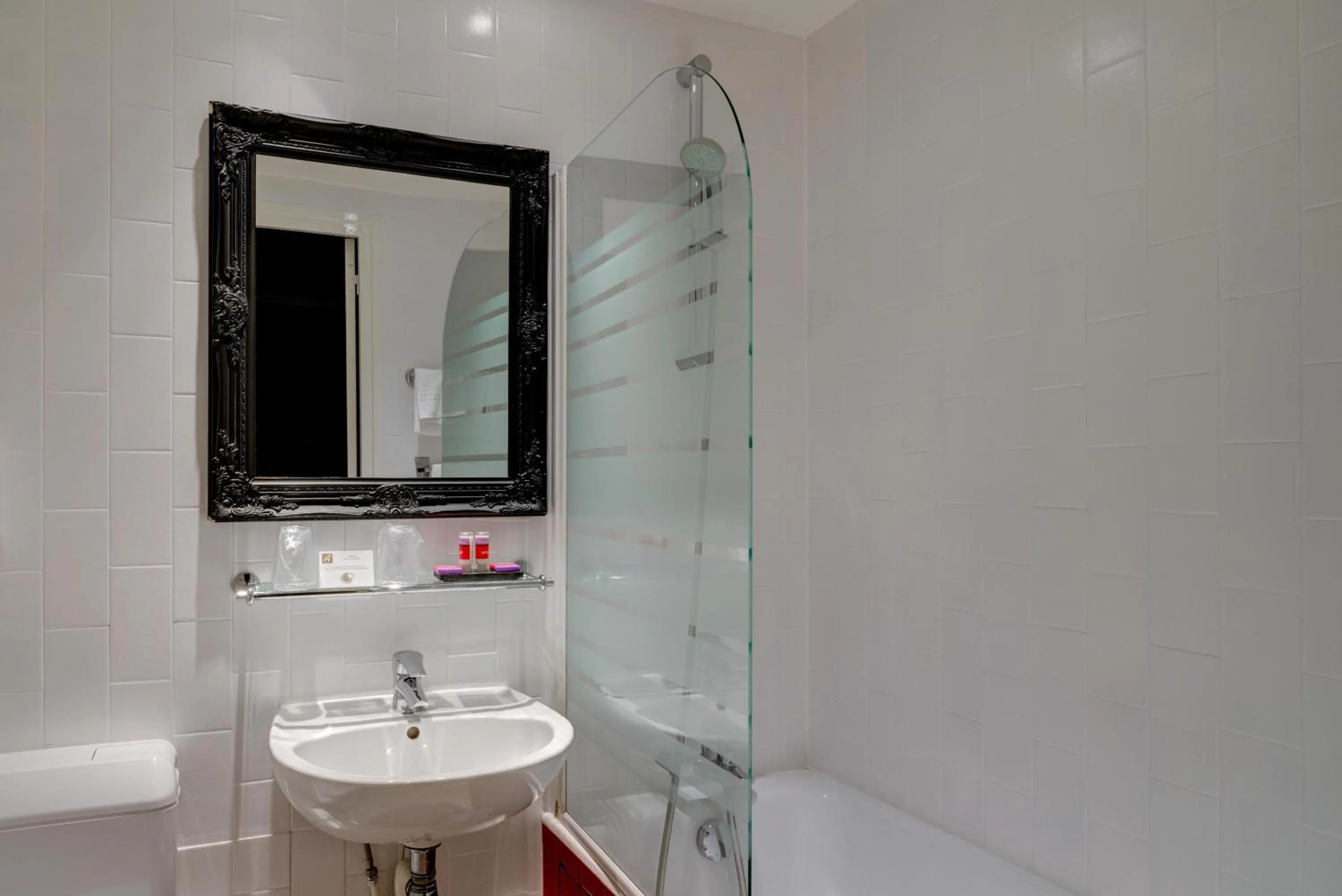 Bathroom in Hotel Astoria - Astotel