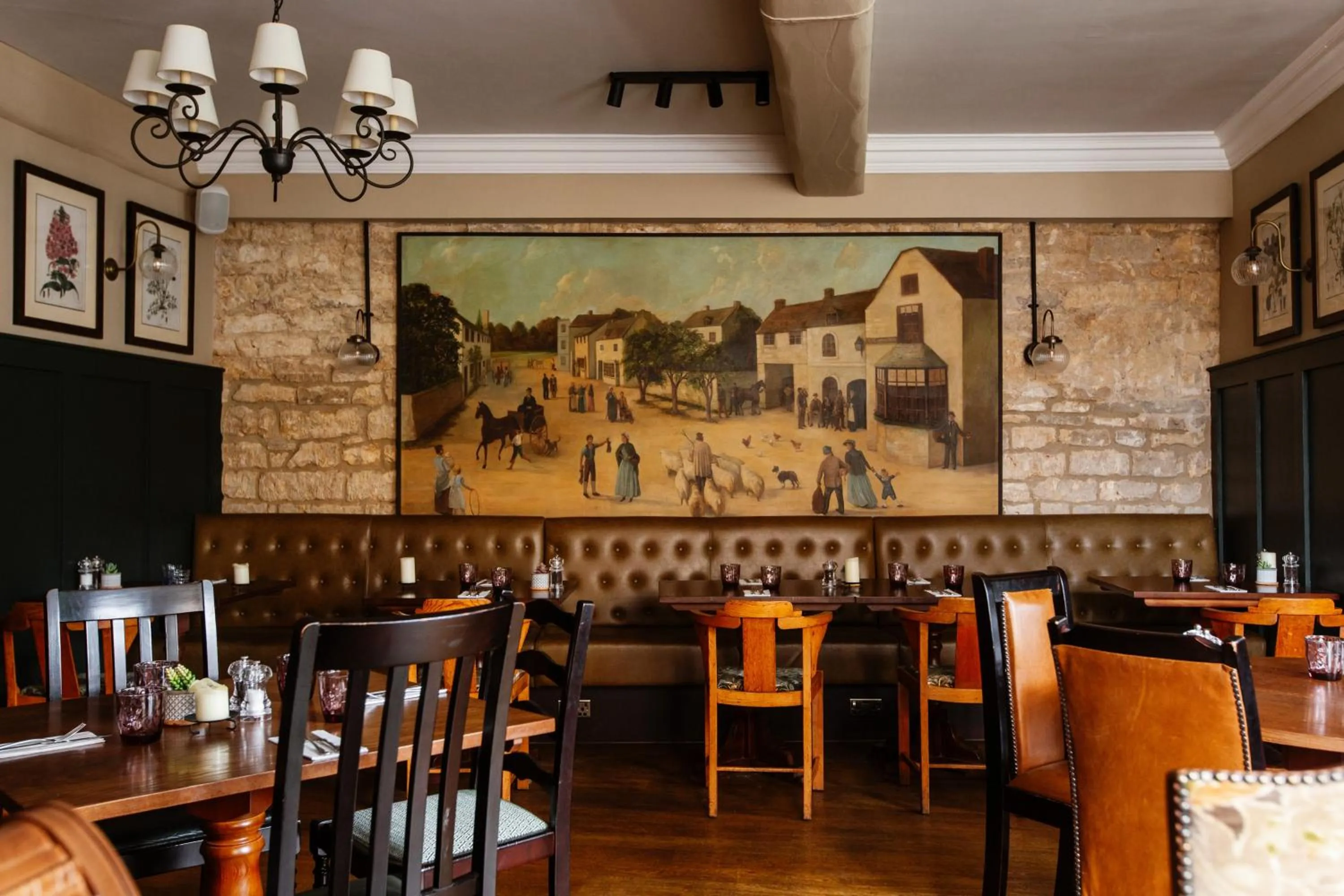 Restaurant/places to eat in The Old New Inn