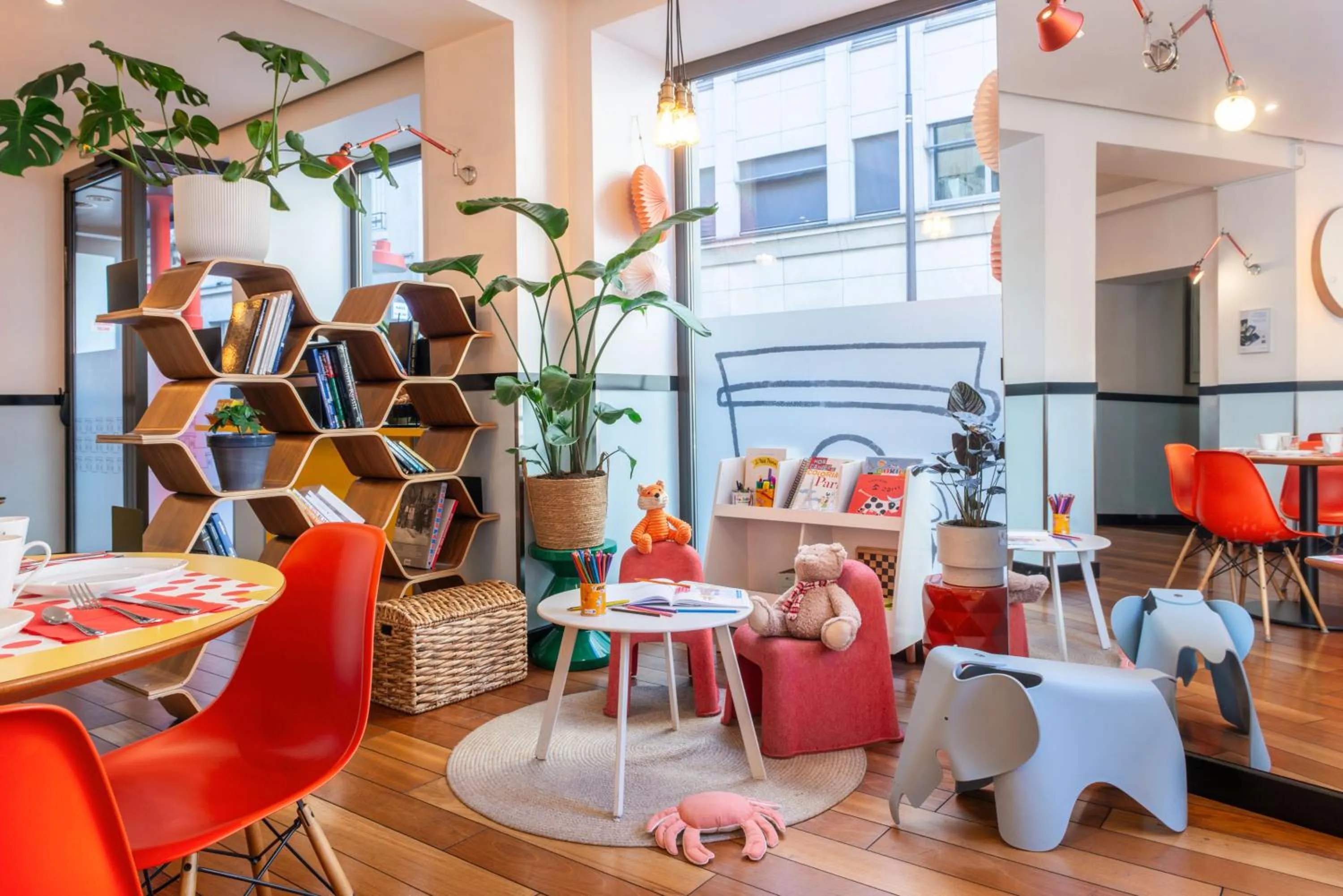 children in Hôtel Augustin - Astotel