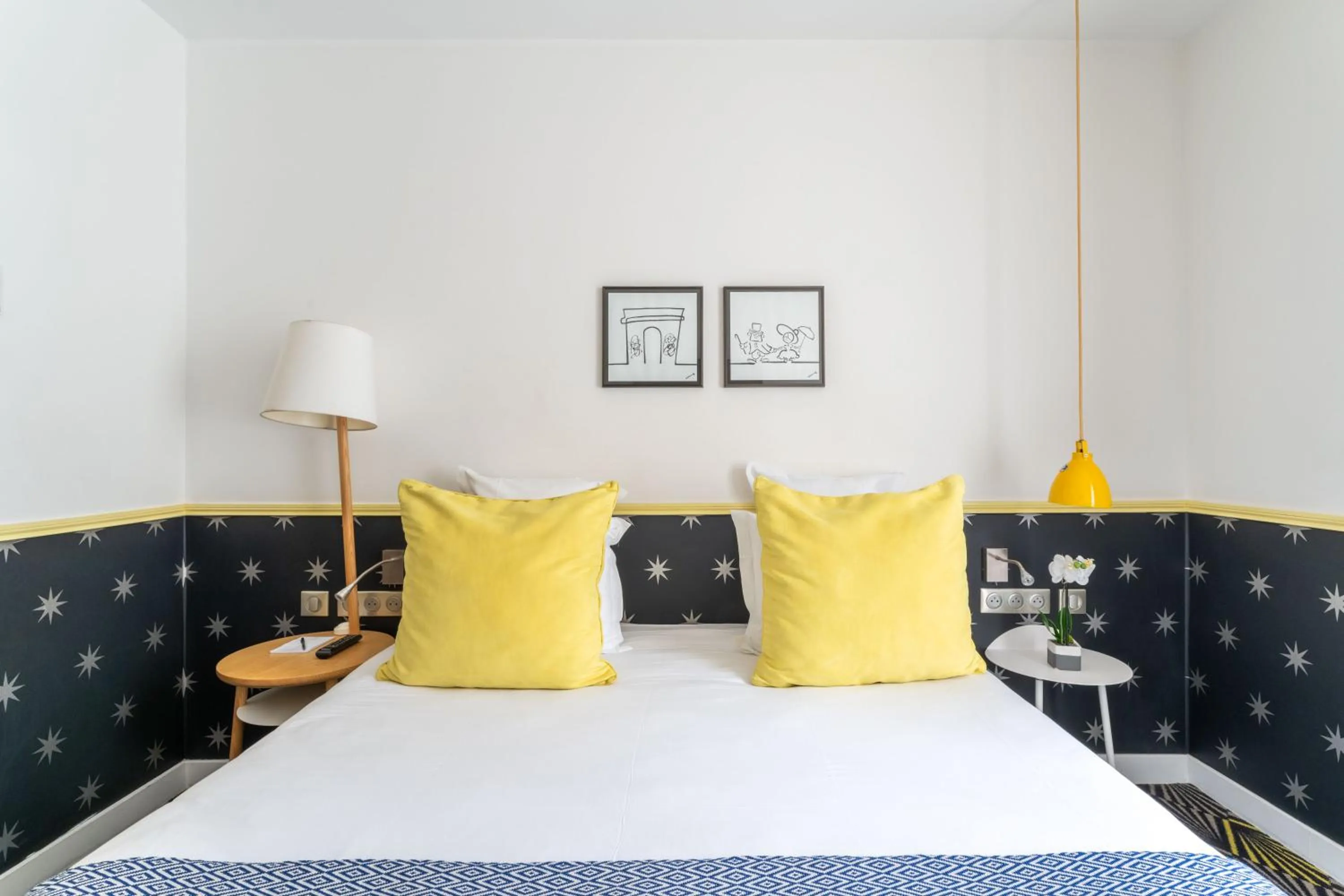 Bed in Hôtel Augustin - Astotel