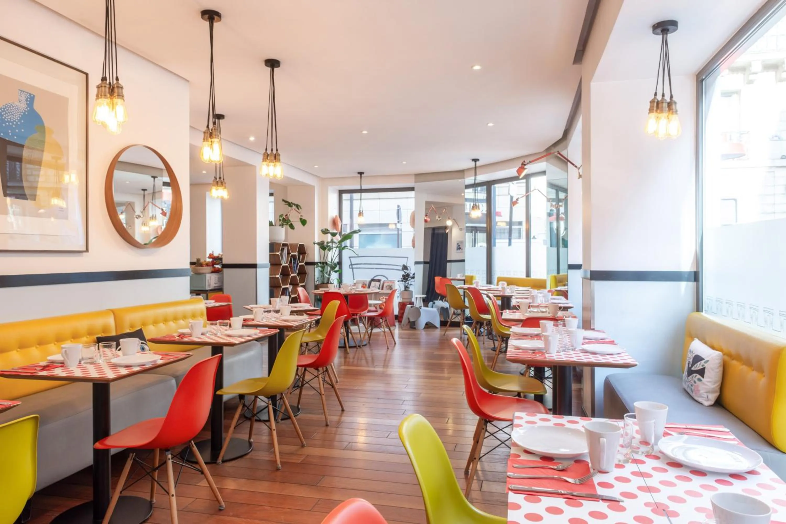 Breakfast in Hôtel Augustin - Astotel