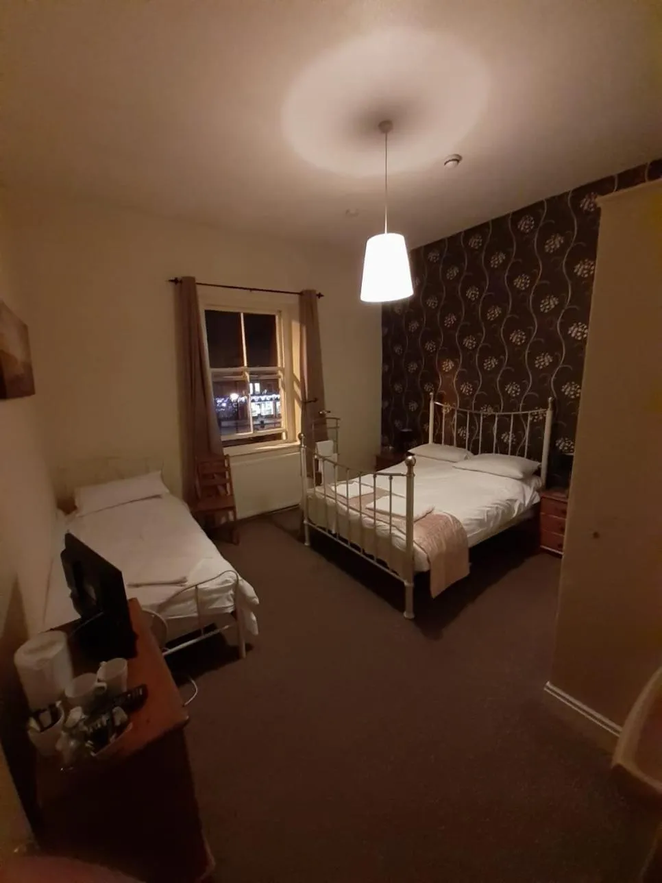 Bedroom, Bed in Coach and Horses