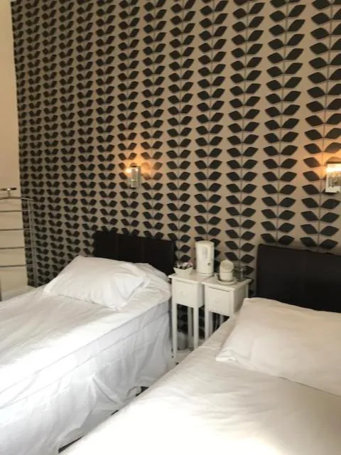 Bedroom, Bed in Coach and Horses