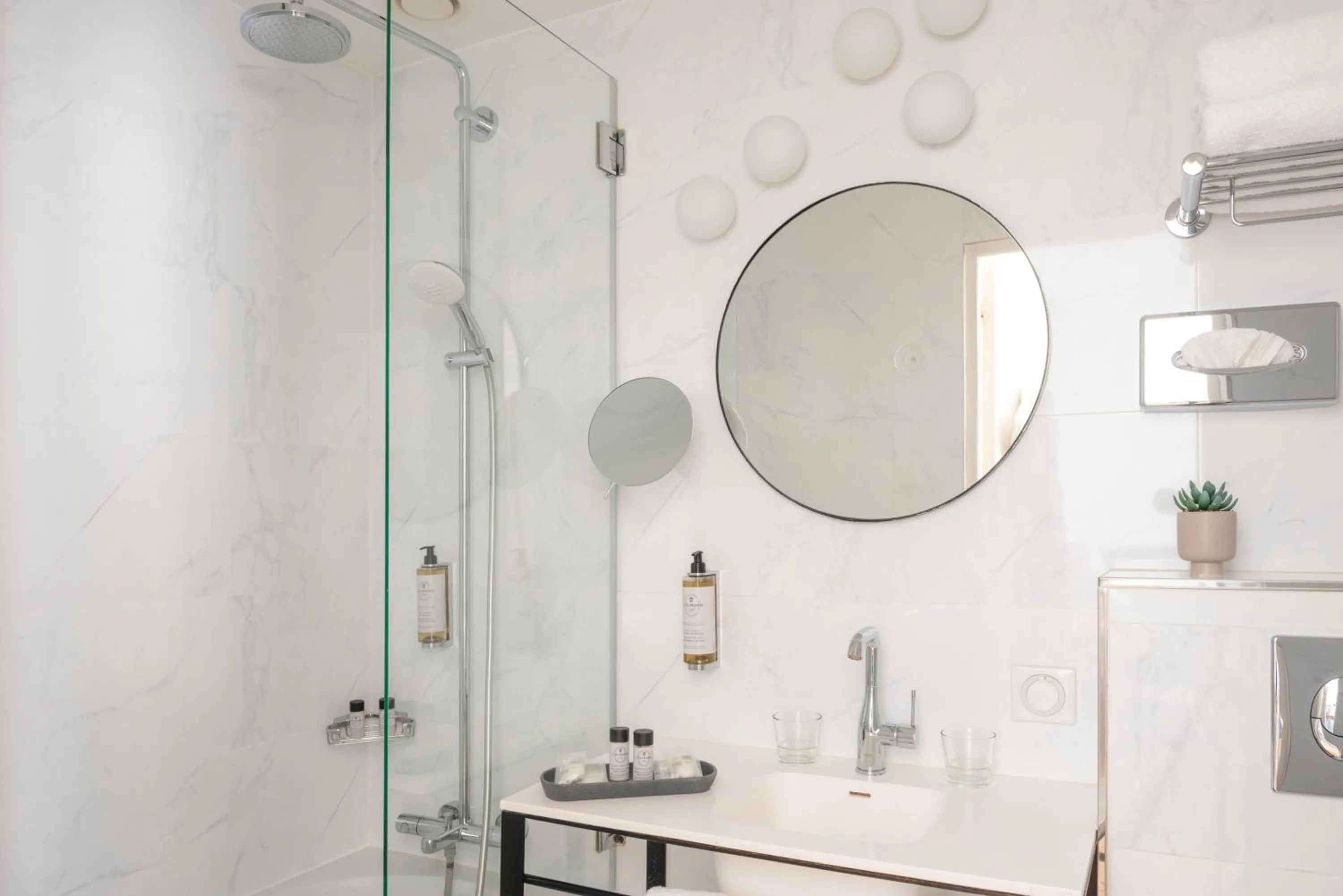 Bathroom in Hotel Malte - Astotel